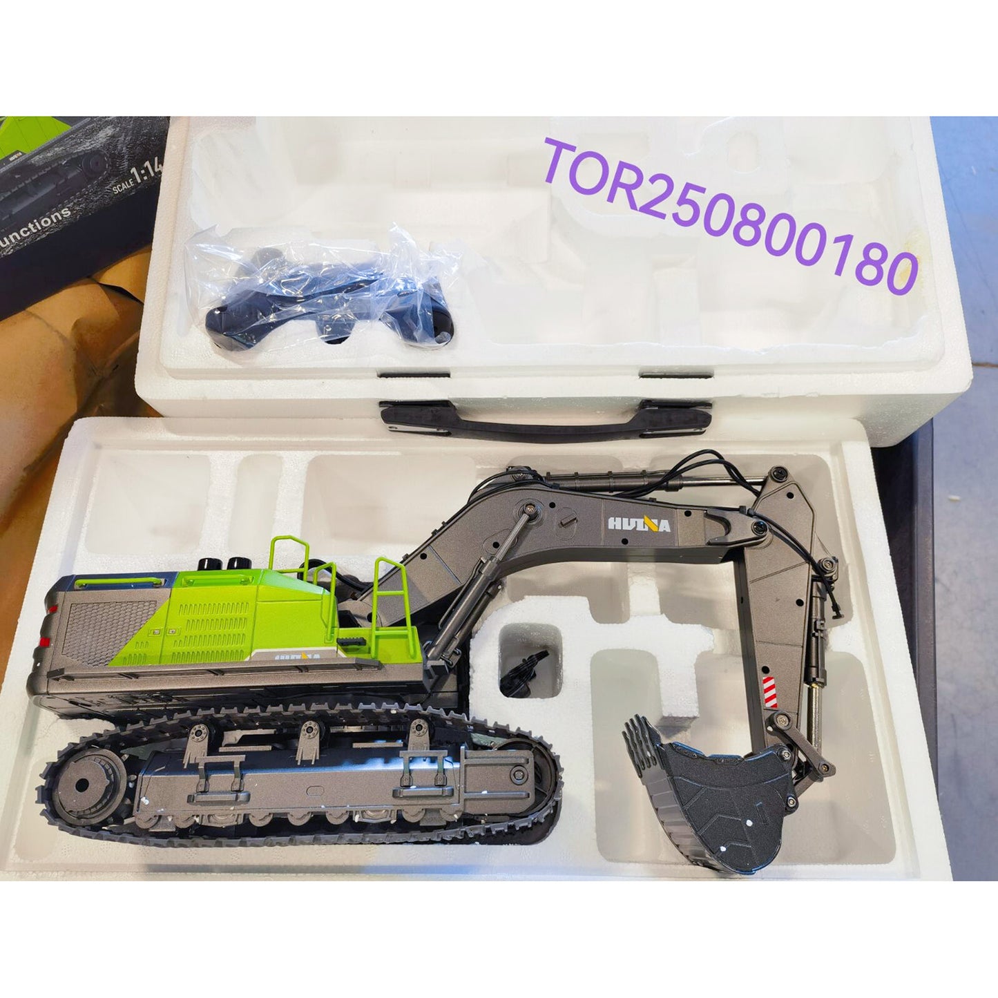 Second Hand CA Stock HUINA 1/14 593 RC Excavator Battery 2.4G Remote Control Digger Toys Car GiftModel