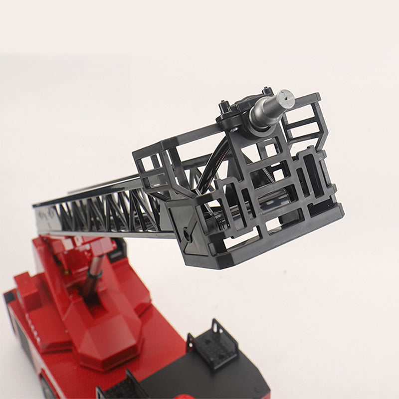 HUINA Toy 1/14 561 Sprayable Scaling Ladder Fire Truck 1561 RC Tractor 2.4G Remote Control Model Car