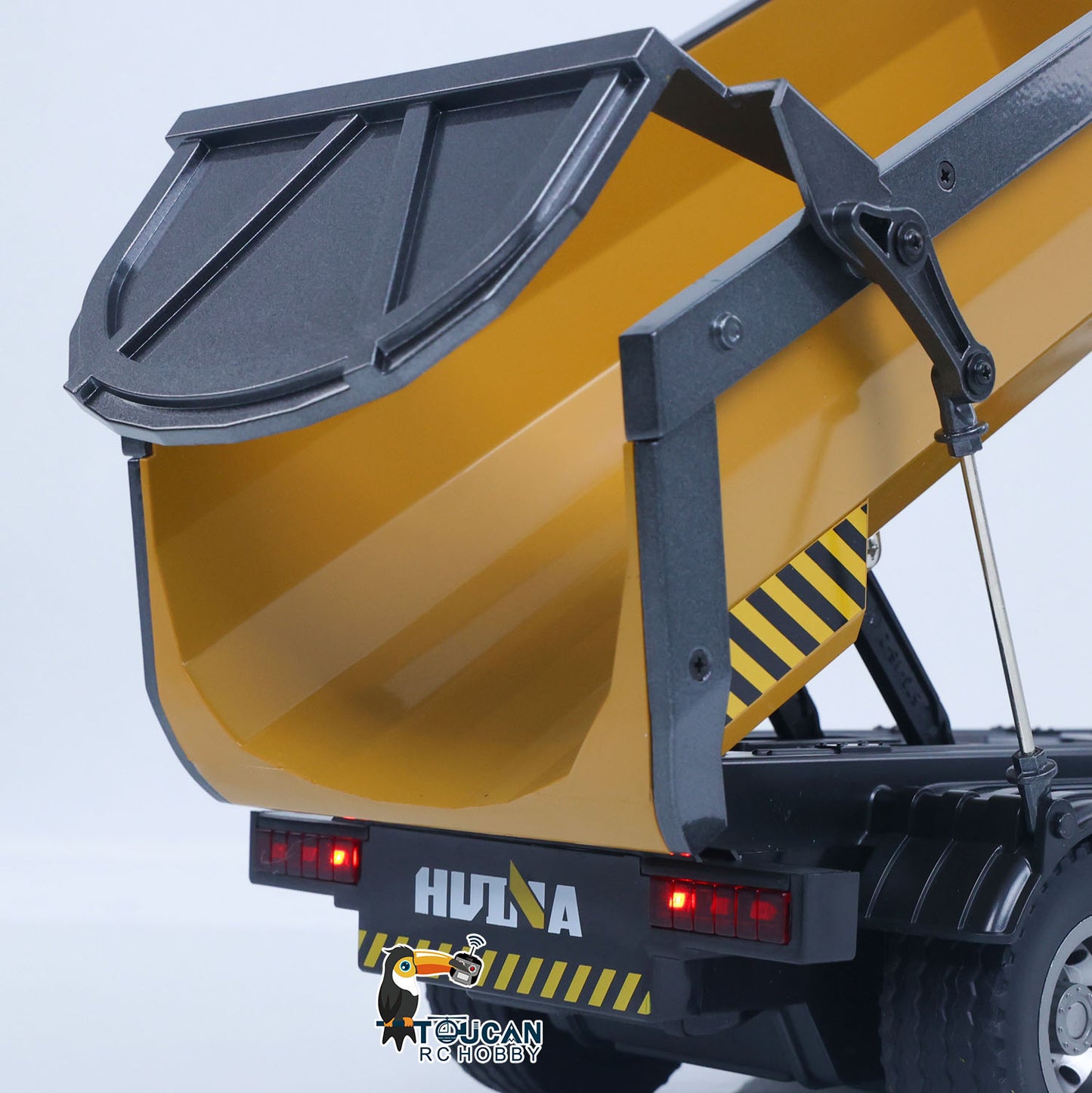 HUINA 1/14 Electric RC Dump Truck 573 Remote Control Tipper Model Vehicle Flowing Water Light Sound Effect 2.4G Radio Battery