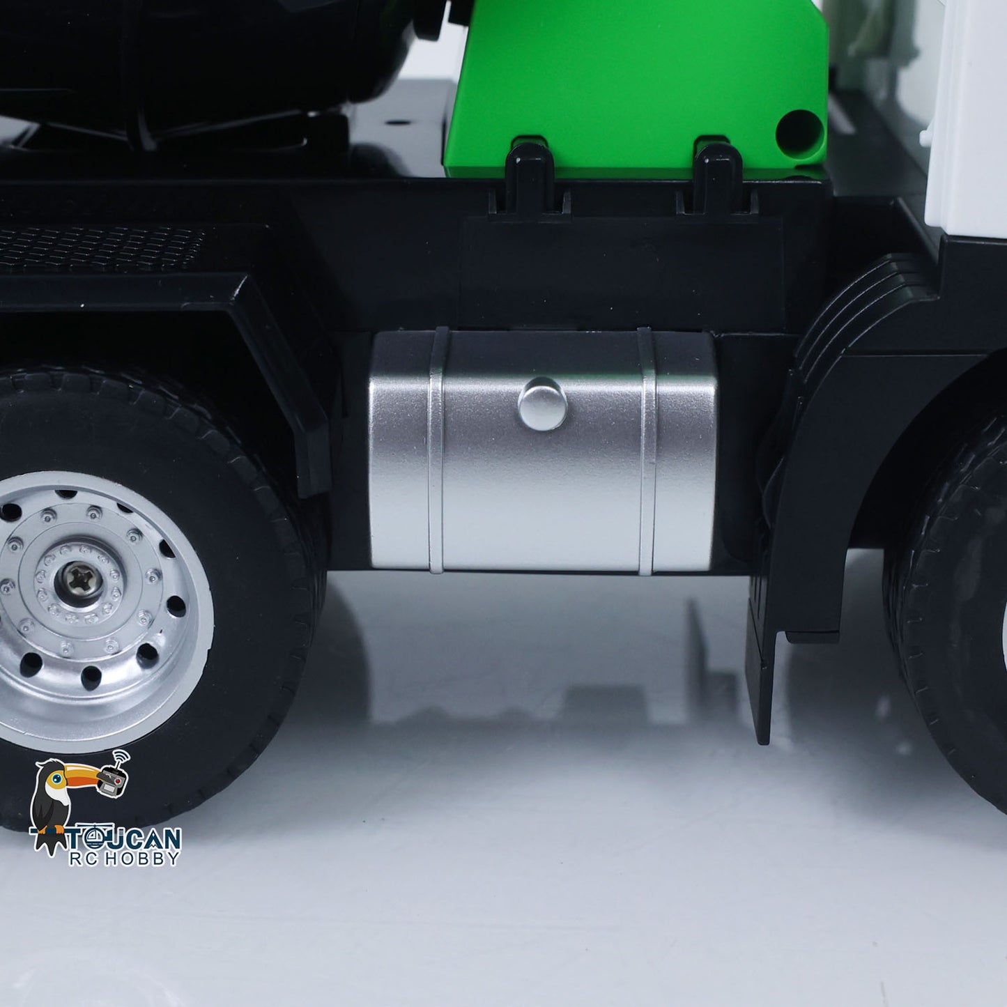 HUINA 1/18 1557 9CH RC Concrete Car Mixer Truck Model 2.4G Remote Control Tractor Toy Gift