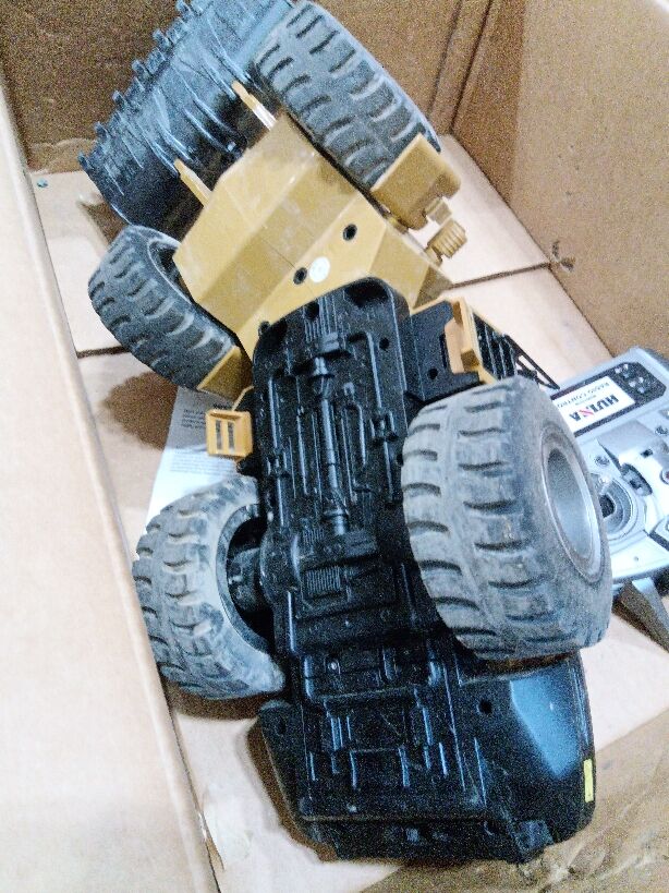 Fast Free Shipping Second Hand US Stock 1/14 HUINA 1583 Remote Control Loader Electric Lifting System Lights Sound RC Construction Vehicles
