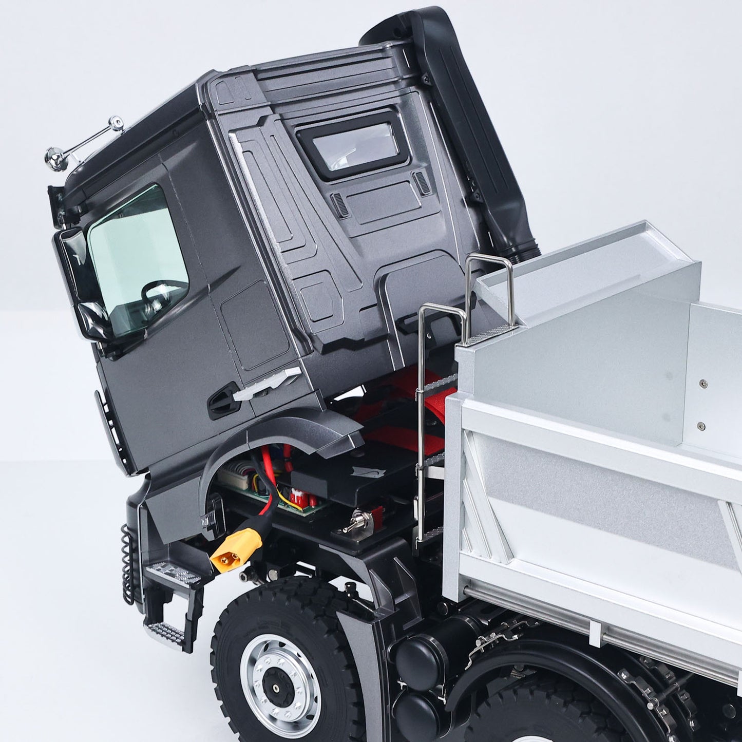 1/14 Kabolite K5703 8X8 RC Tipper