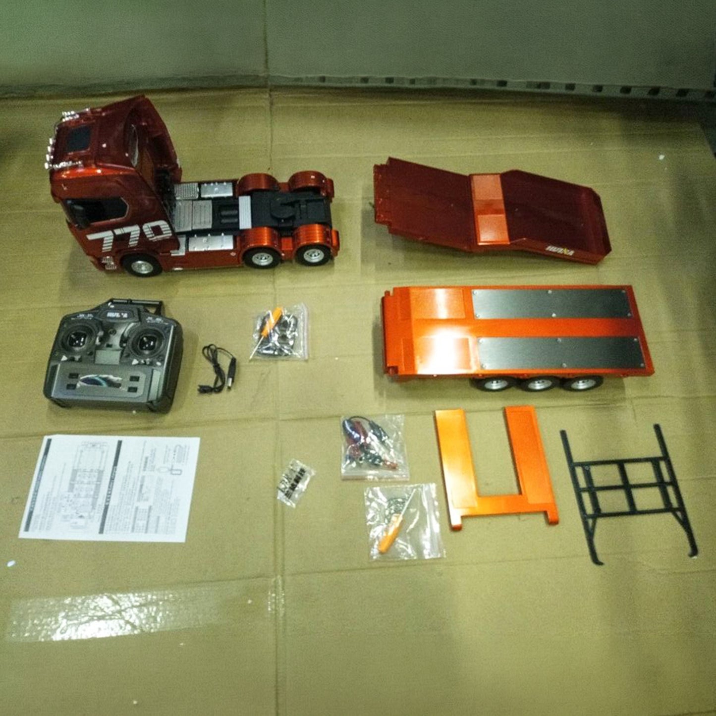 Second Hand Fast Free Shipping Plastic 770S 1/18 RC Tractor Truck 3 Axle Semi Trailer Flatbed 1502 RC Lorry Car Model