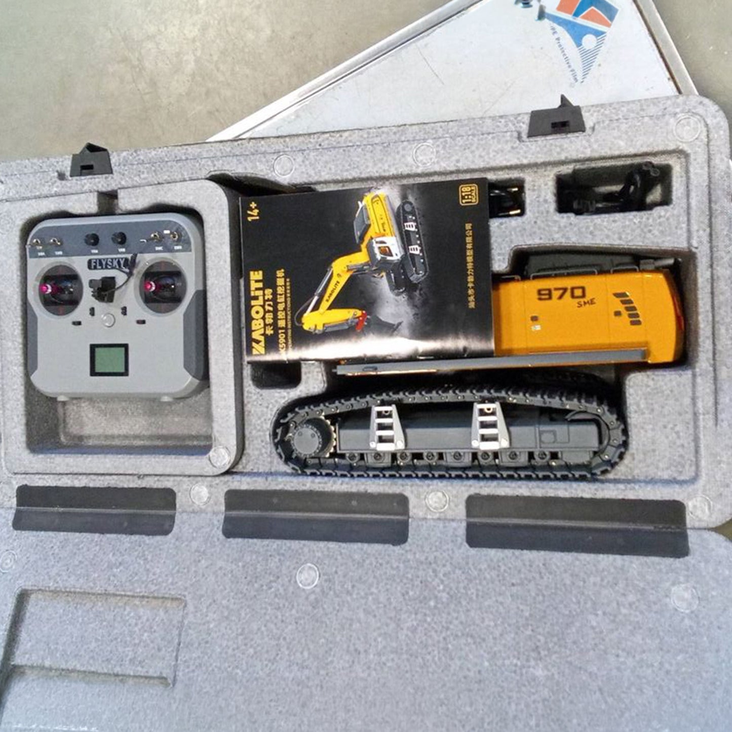 Second Hand CA Stock 1/18 Kabolite 5901 100S Electric Lifting RC Excavator Digger Engineering Vehicle Flysky Radio System Electric Ripper Hammer