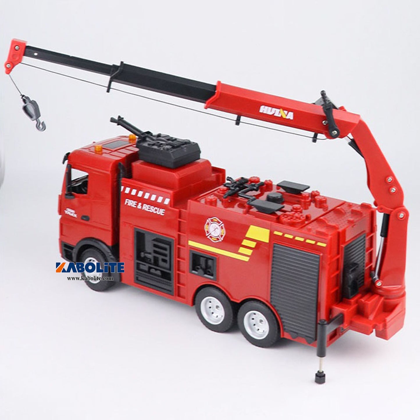 IN Stock HUINA 1362 1/18 Plastic RC Fire Fighting Truck Model with Water Spray 2.4G Radio Controller for Rescue Vehicle Enthusiasts
