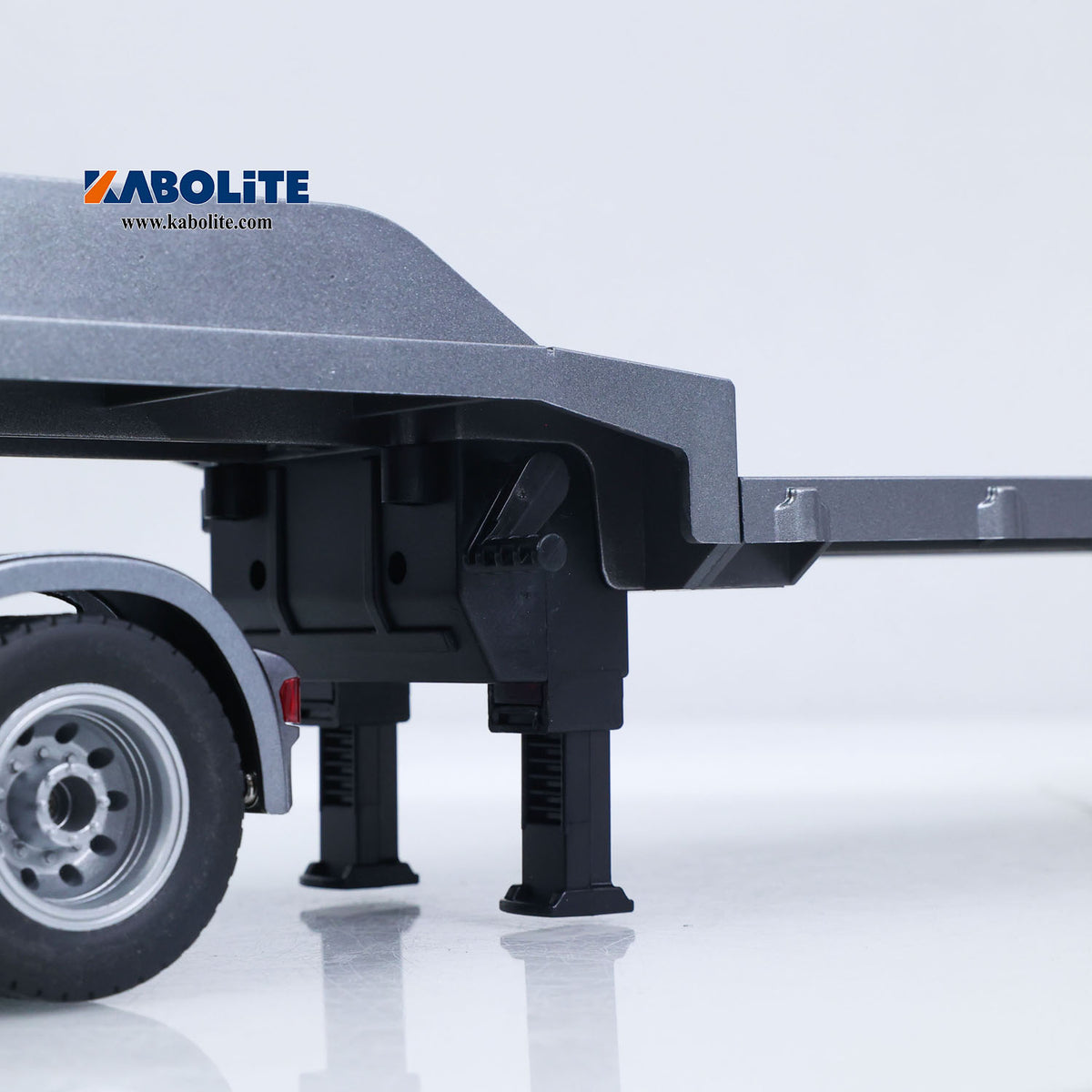 US Stock HUINA 770S 1/24 Radio Controlled Tractor Truck 1302A RTR Lights Sounds W/ 3Axle Plastic Semi Flatbed Trailer Manual Support Legs