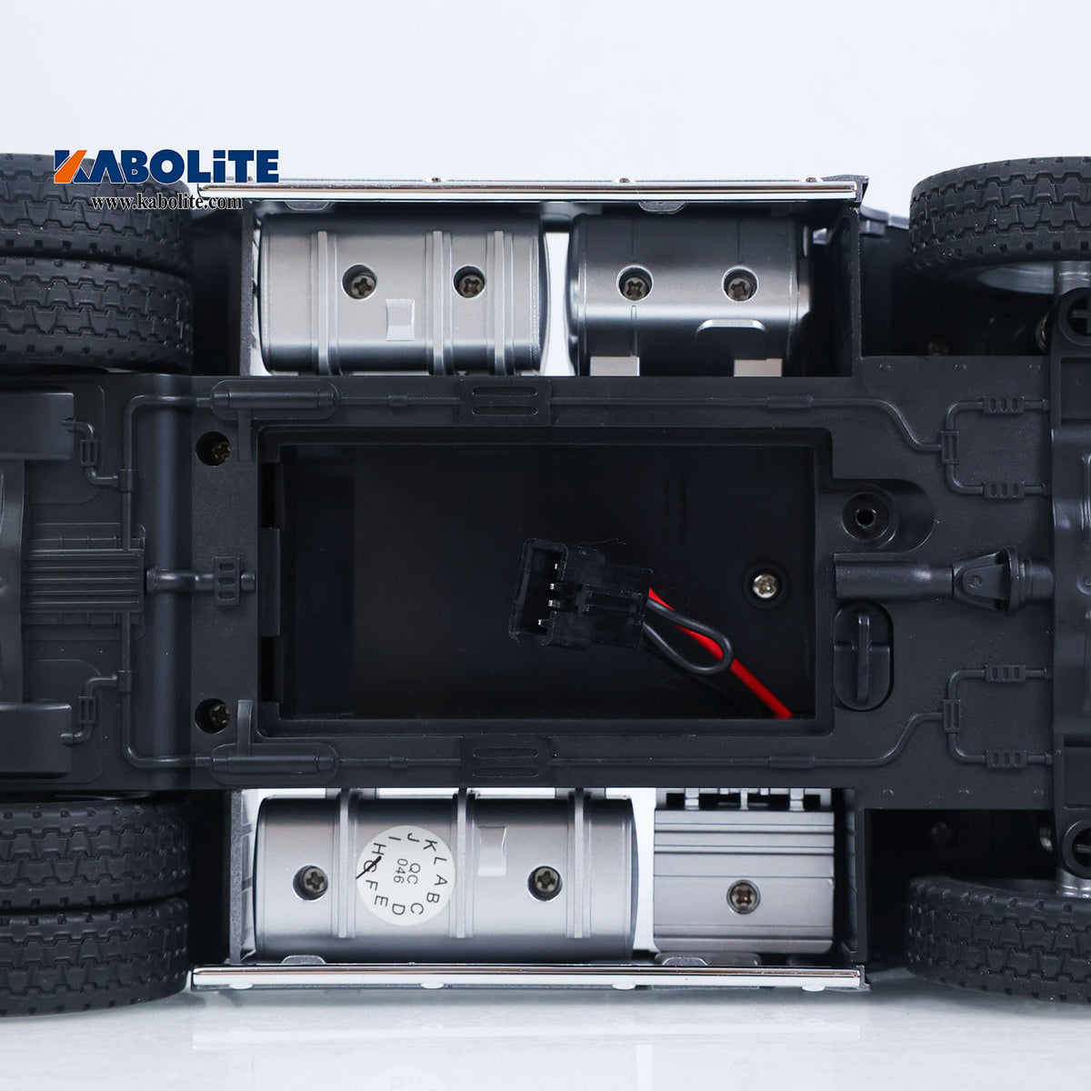 US Stock HUINA 770S 1/24 Radio Controlled Tractor Truck 1302A RTR Lights Sounds W/ 3Axle Plastic Semi Flatbed Trailer Manual Support Legs