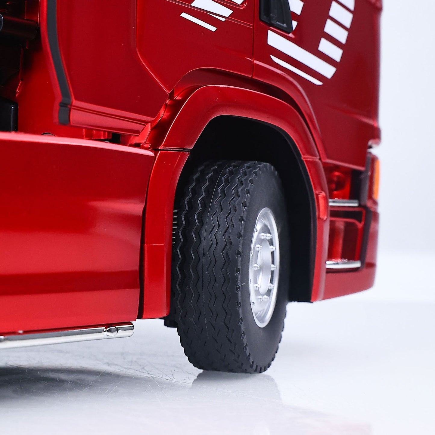 HUINA 1501PRO 1/18 Plastic 6*4 RC Lorry Vehicle 1/24 1302A 770S Remote Control Tractor Truck with 3Axle Plastic Semi Flatbed Trailer