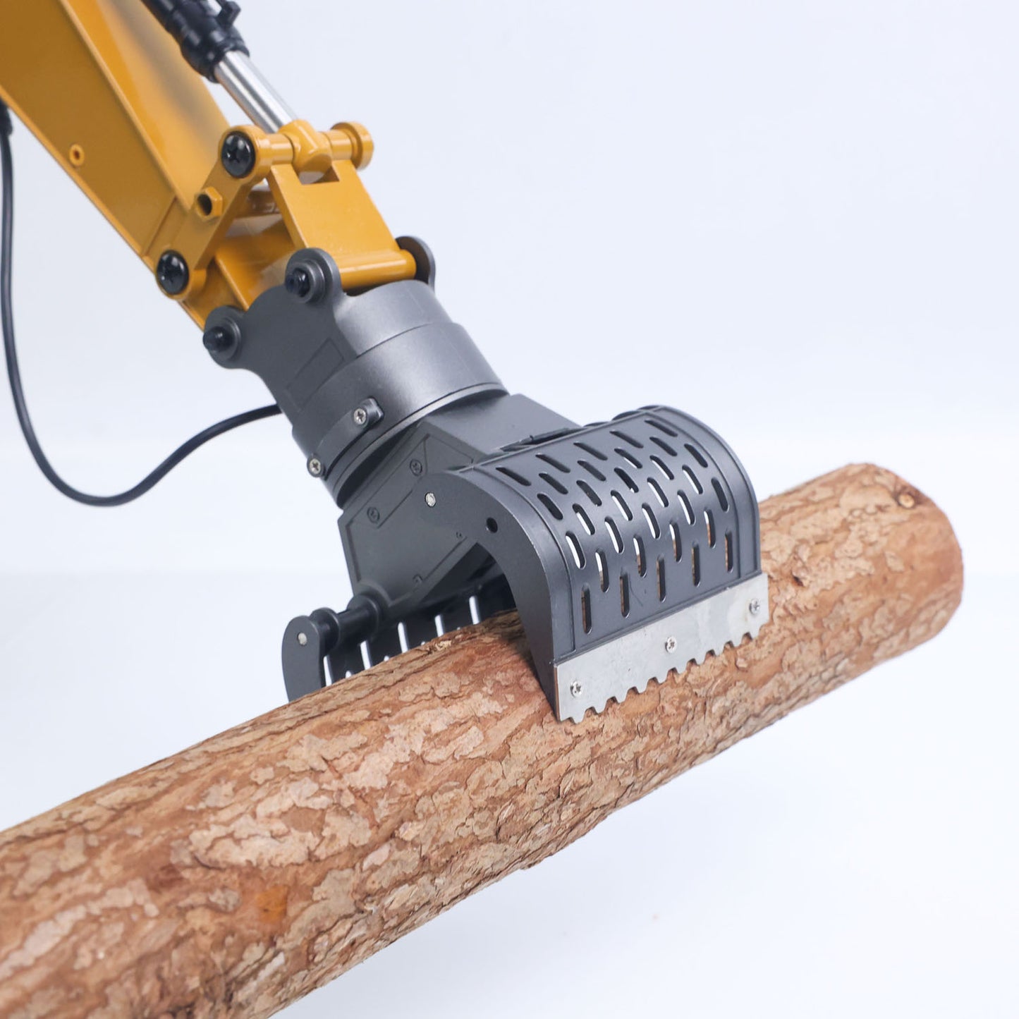 US Stock HUINA 580 1/14 Metal Excavator Model Engineering Vehicle Electric Ball Grabber 360 Rotating Shear Claw Sound Lights