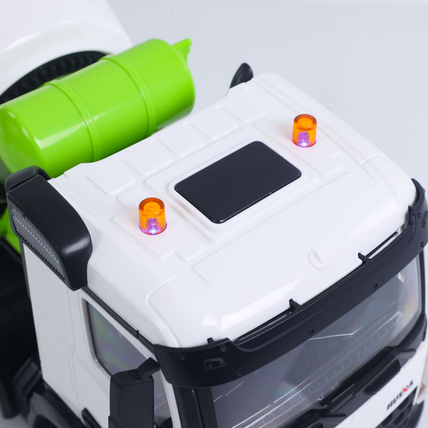 Fast Free Shipping for EU Metal HUINA 1/14 RC Mixer Truck 12CH Remote Control Agitating Lorry Model Light Sound Effects 2.4GHz Radio System Battery