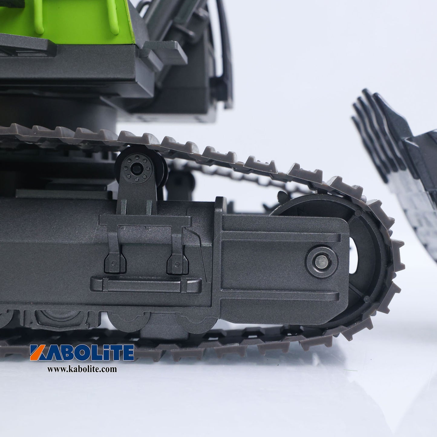 IN Stock HUINA 1593 1/14 RC Excavator 28CH Digger Model with Light Sound 2.4G Radio Controller for Construction Vehicle Hobbyists