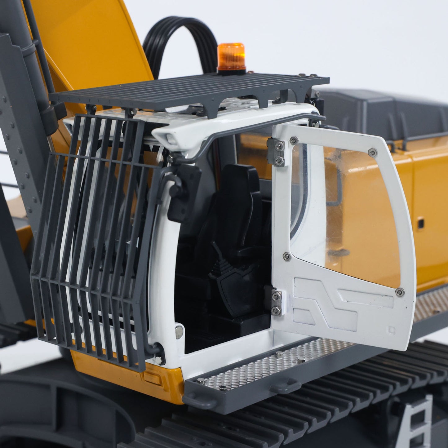 Fast Free Shipping for EU Kabolite 5901 100S 1/18 RC Excavator Electric Lifting Digger Flysky Remote Controller Electric Ripper Hammer Claw