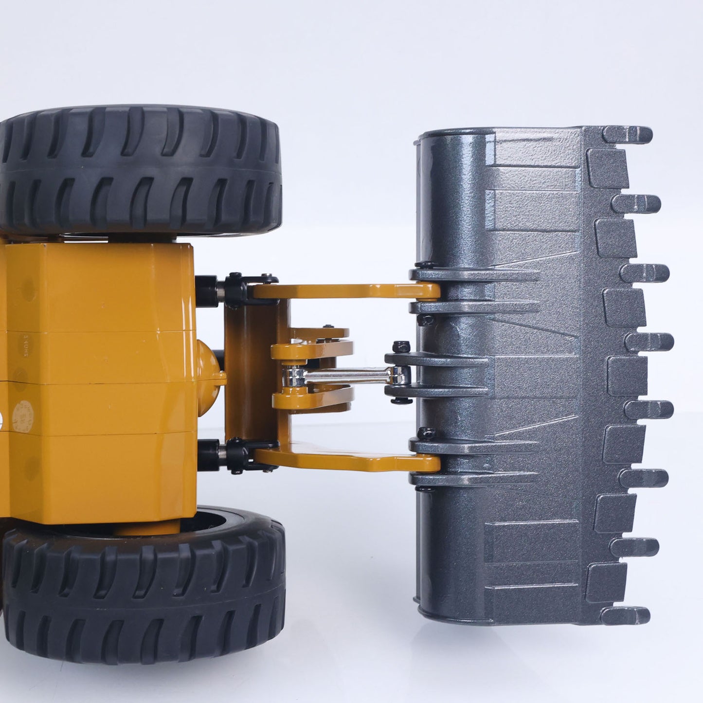 1/14 HUINA Toys 2.4G Radio Controlled Loader 1583 Electric Lifting System Lights Sound RC Construction Vehicles Assembled