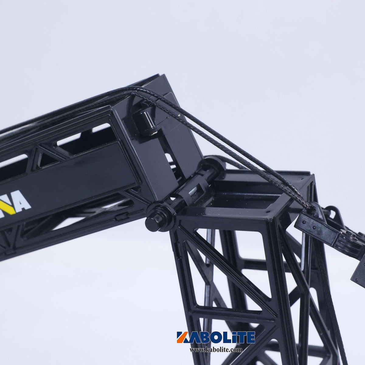 IN Stock HUINA 1572 1/14 RC Tower Crane Construction Vehicle with Light Sound 360 Degree Rotate 2.4G Remote Controller for Scale Machinery Enthusiast