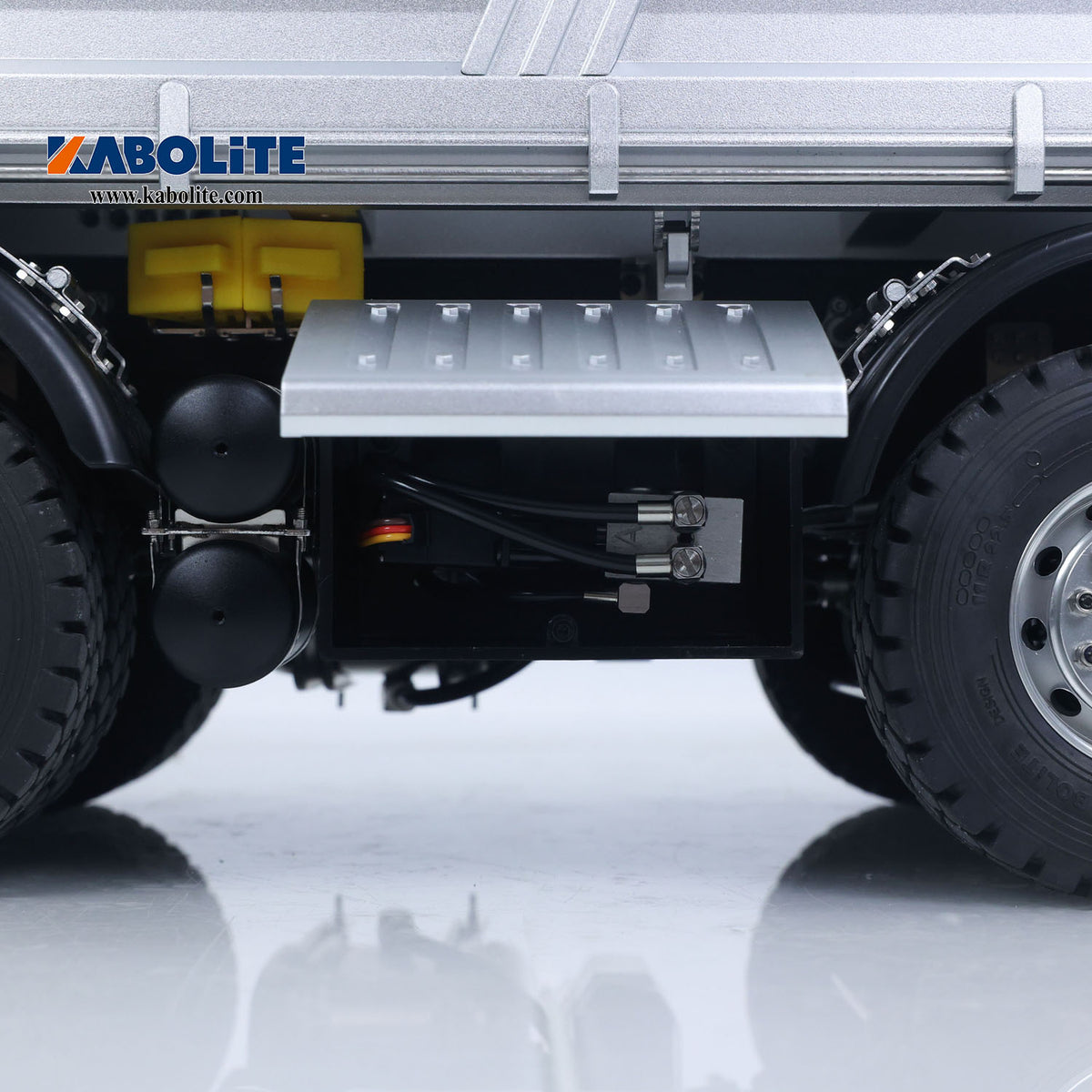 Kabolite K3367 1/14 Metal 8x8 Hydraulic Remote Control Dump Truck RC Tipper with Sonud Light 2 Speed Transmission