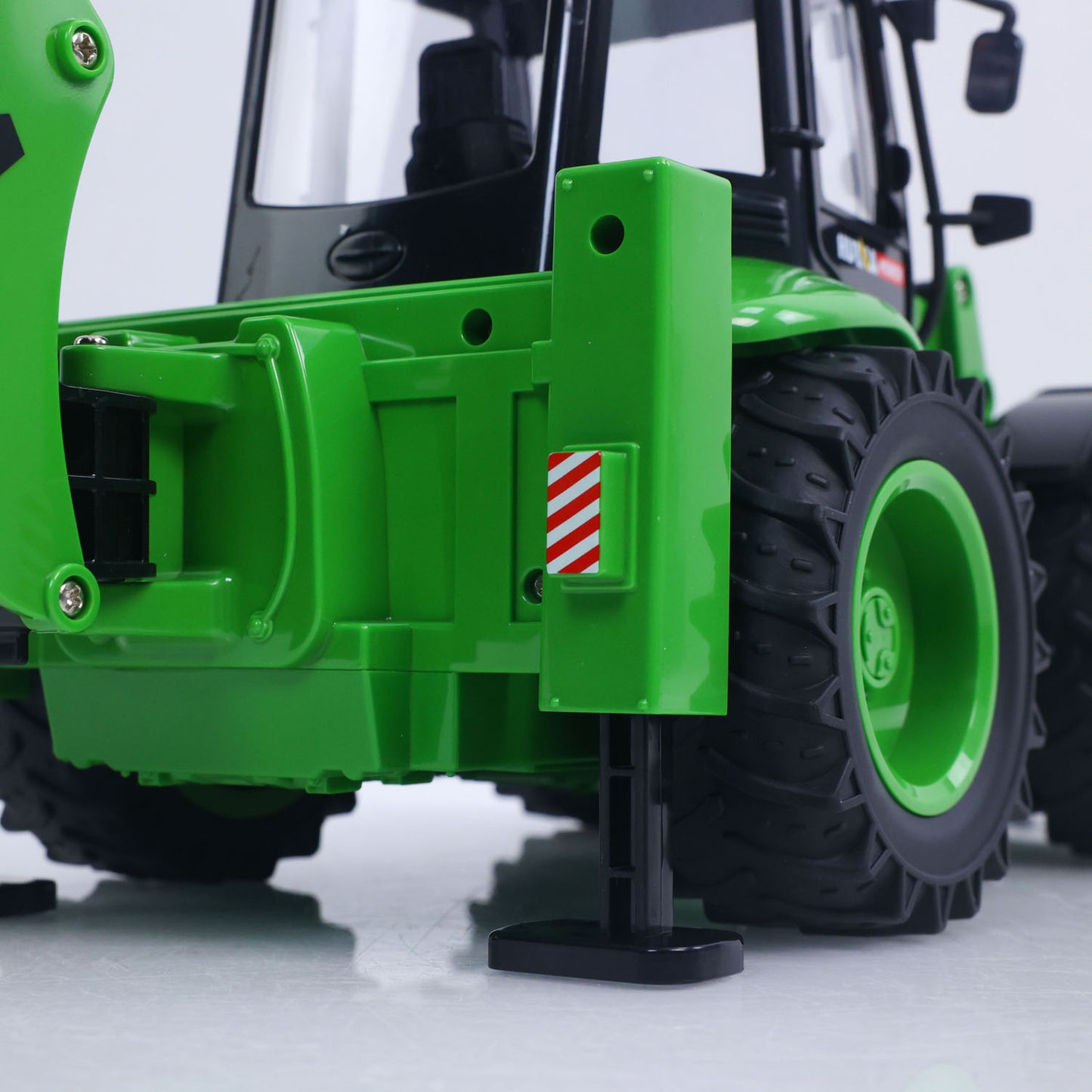 HUINA 1/14 1579 Remote Control Backhoe Excavator 2.4G 9CH RC Loader Model Toys RC Construction Vehicles