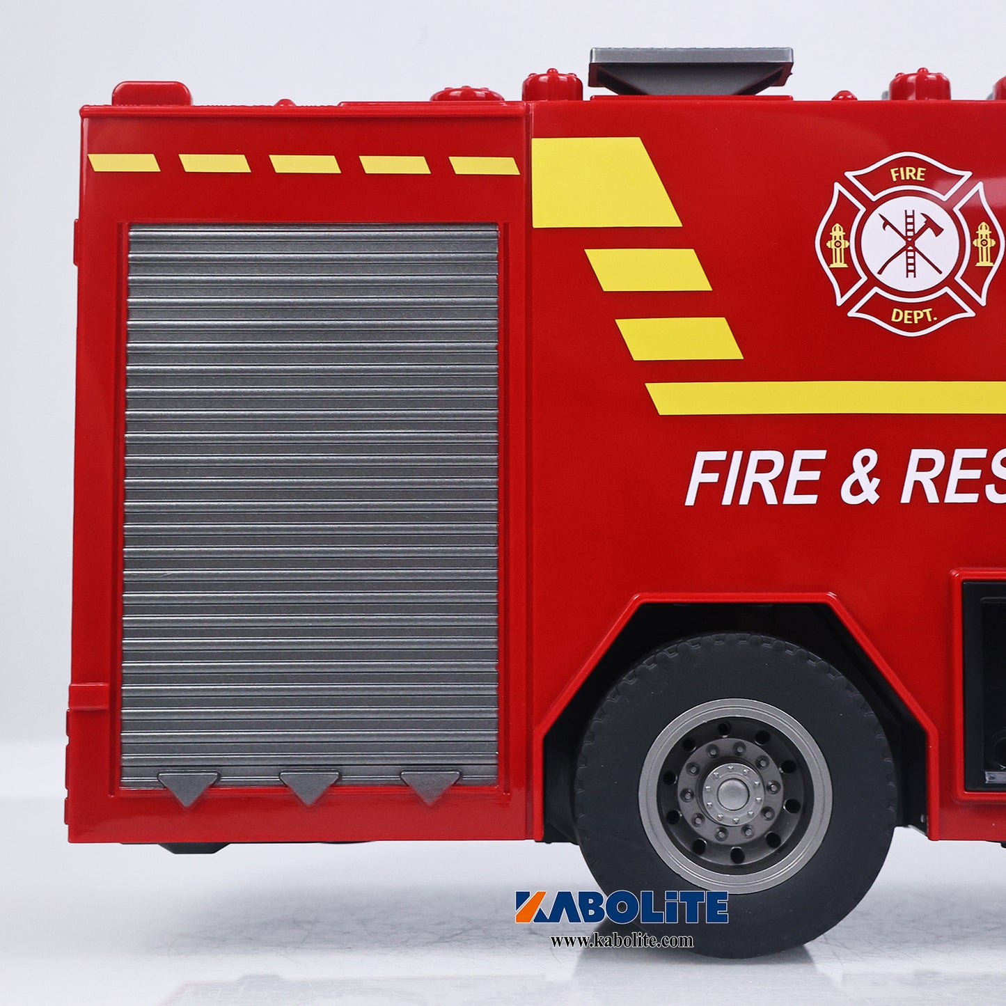 IN Stock HUINA 562 1/14 RC Fire Truck with Water Spray Light Sound 2.4G Remote Controller for Rescue Vehicle Enthusiasts