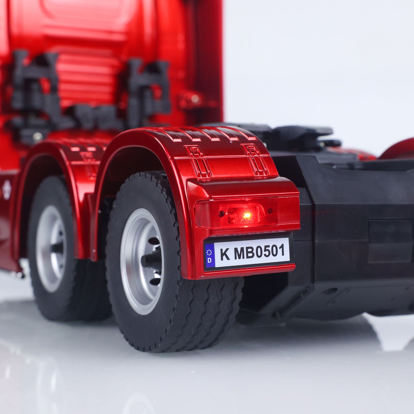 US Stock 770S Plastic 1/18 RC Tractor Truck RTR 7.4V Battery Radio 19CH Light Sound Effects Remote Control Lorry Car Model