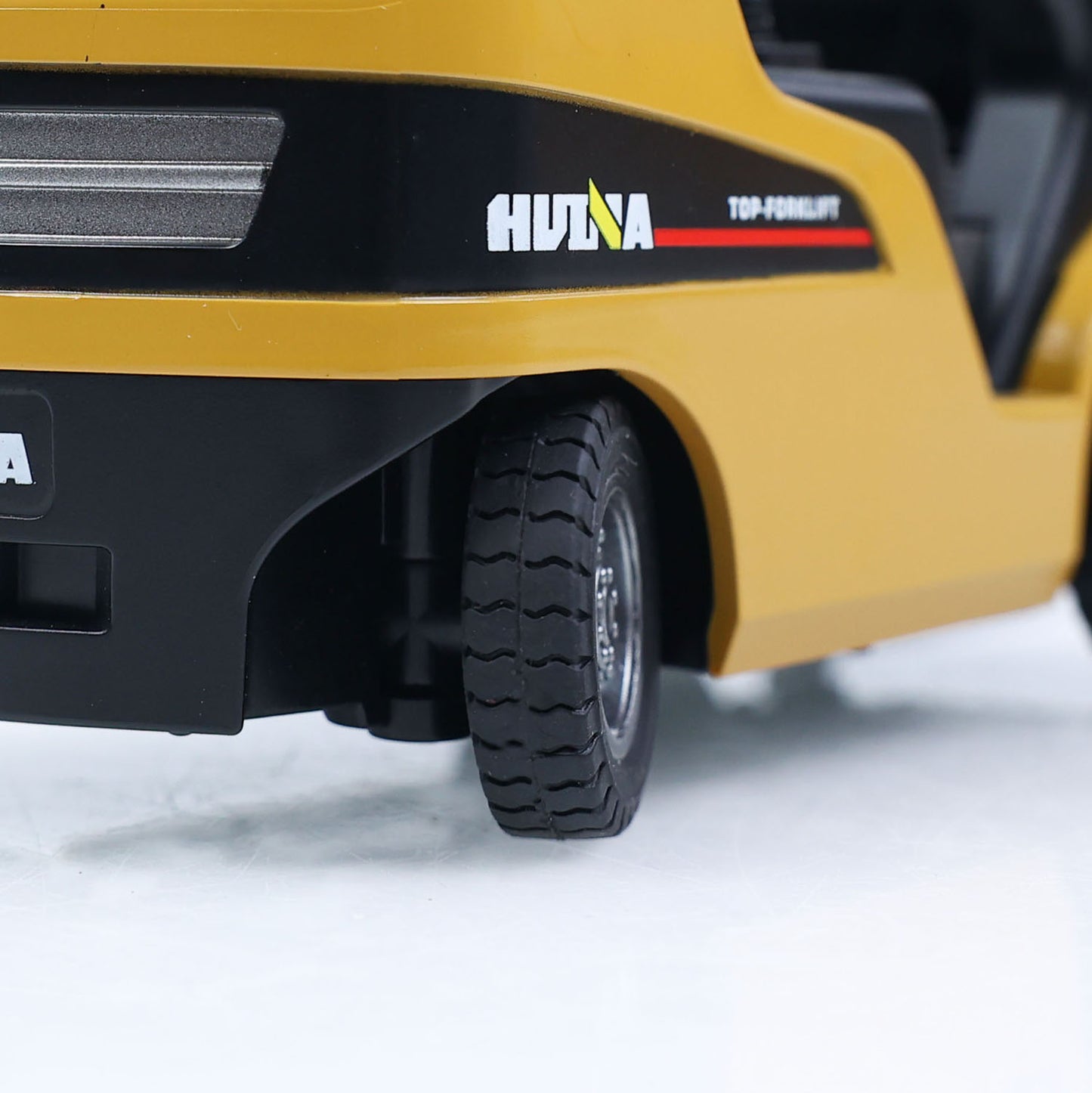 IN Stock HUINA 9925 1/50 Electric Remote Control Forklift Mini Warehouse RC Model with Light Sound Effect Desktop Display for Collectors