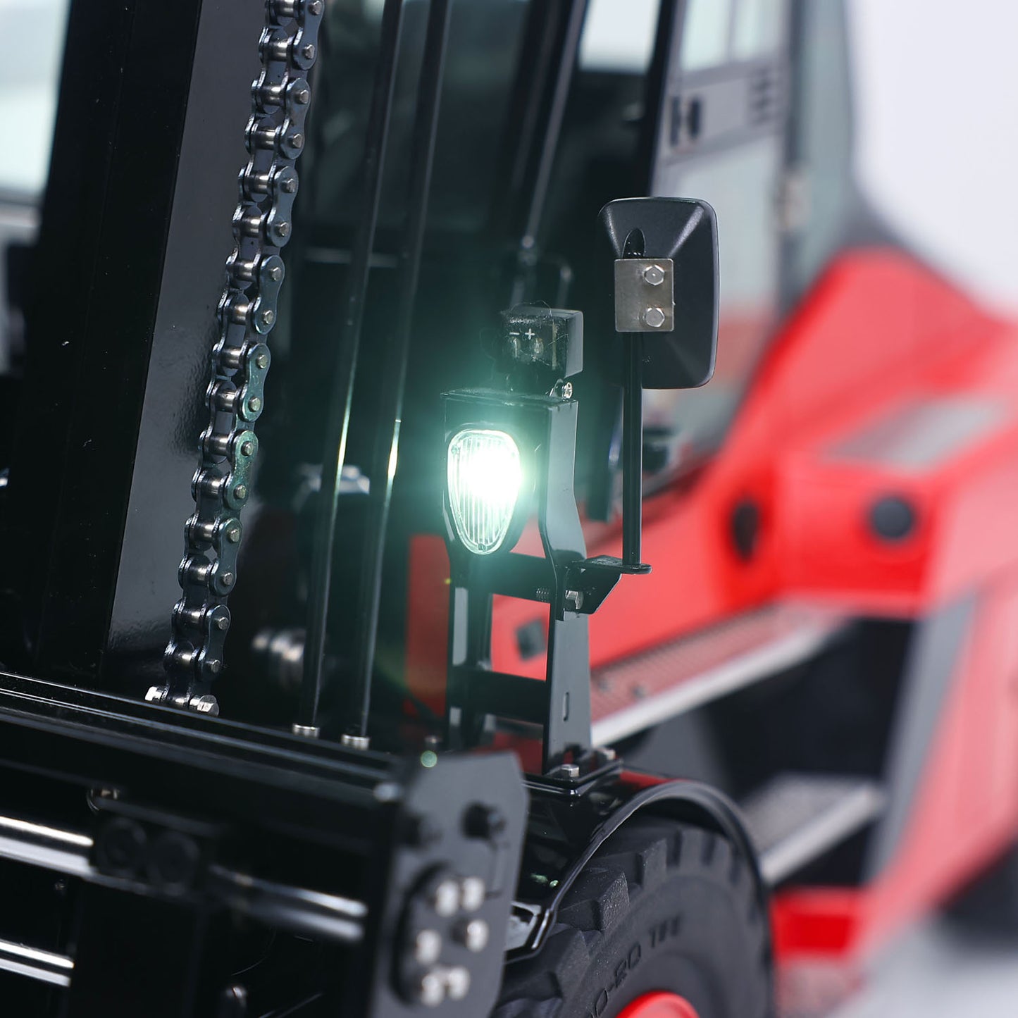 Fast Free Shipping for EU Kabolite K180-100 1/14 4X2 Remote Control Hydraulic Forklift 3-Way Vavles RTR Flysky ST8 Radio Controller Light Sound System