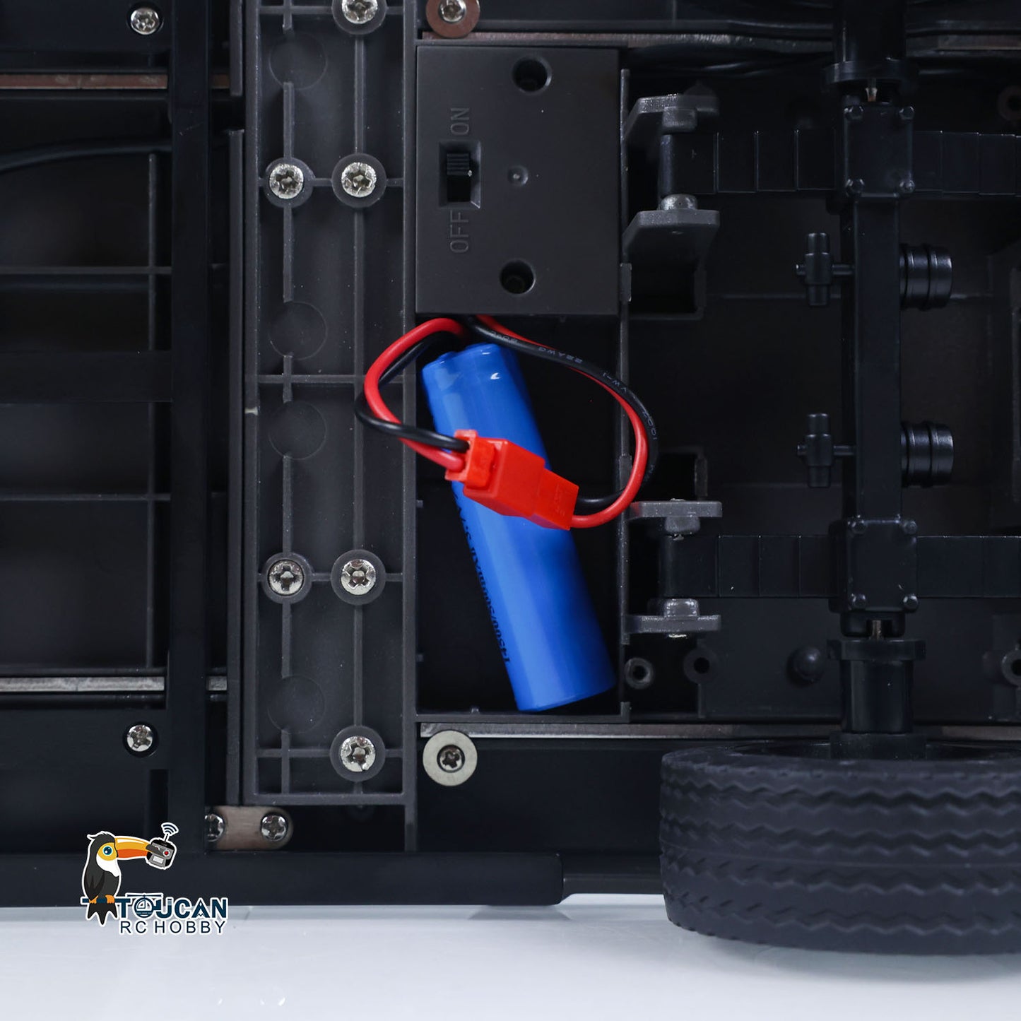 Fast Free Shipping 73.5CM Plastic Semi Trailer Flatbed 1502 for 1/18 Remote Control Tractor Truck HUINA 1501 Electronic Support Legs Tail Board