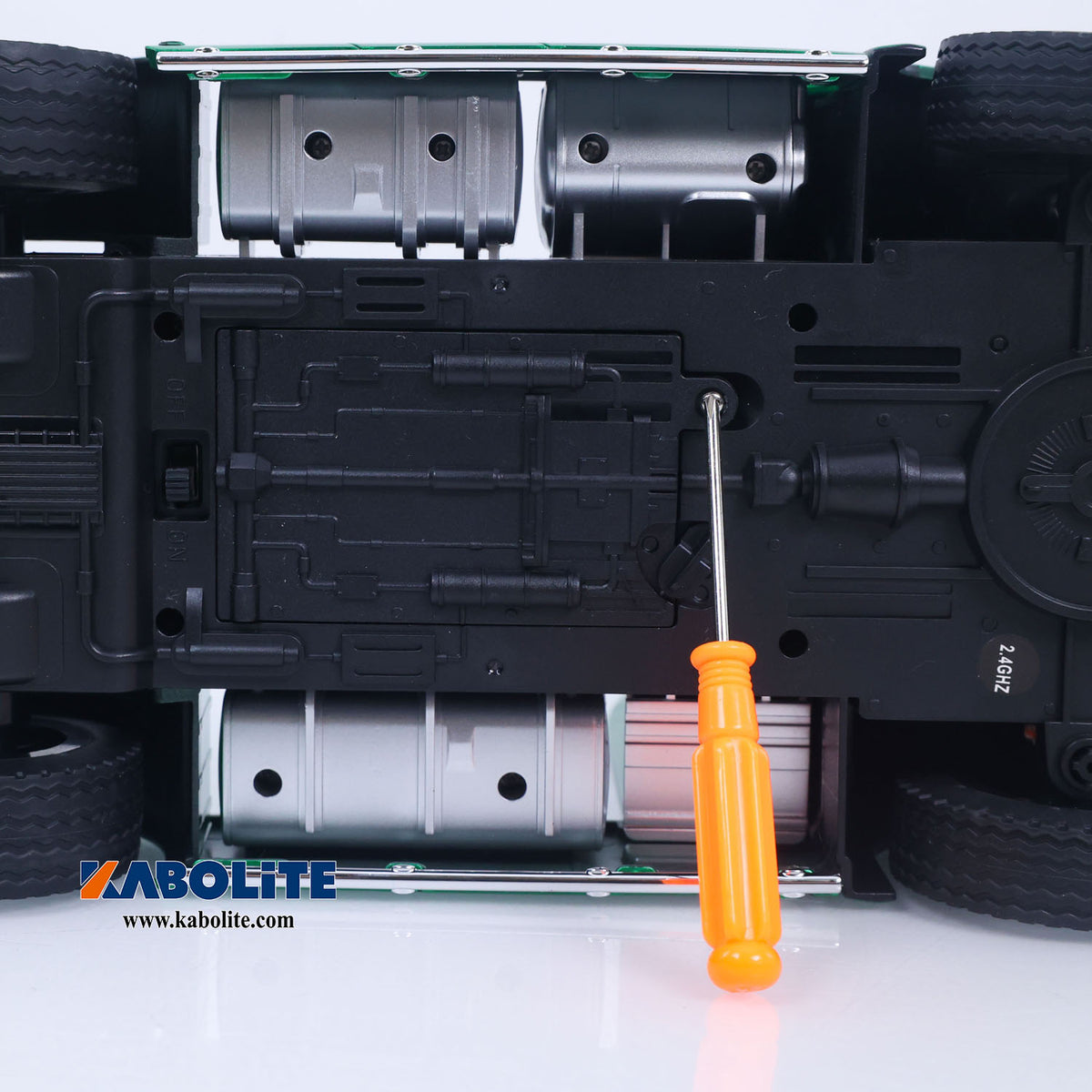 HUINA 770S 1/18 Plastic 6x4 RC Tractor Truck 1501 PRO with 19CH 2.4G Radio Controller Light Sound for Hobbyists Outdoor Play