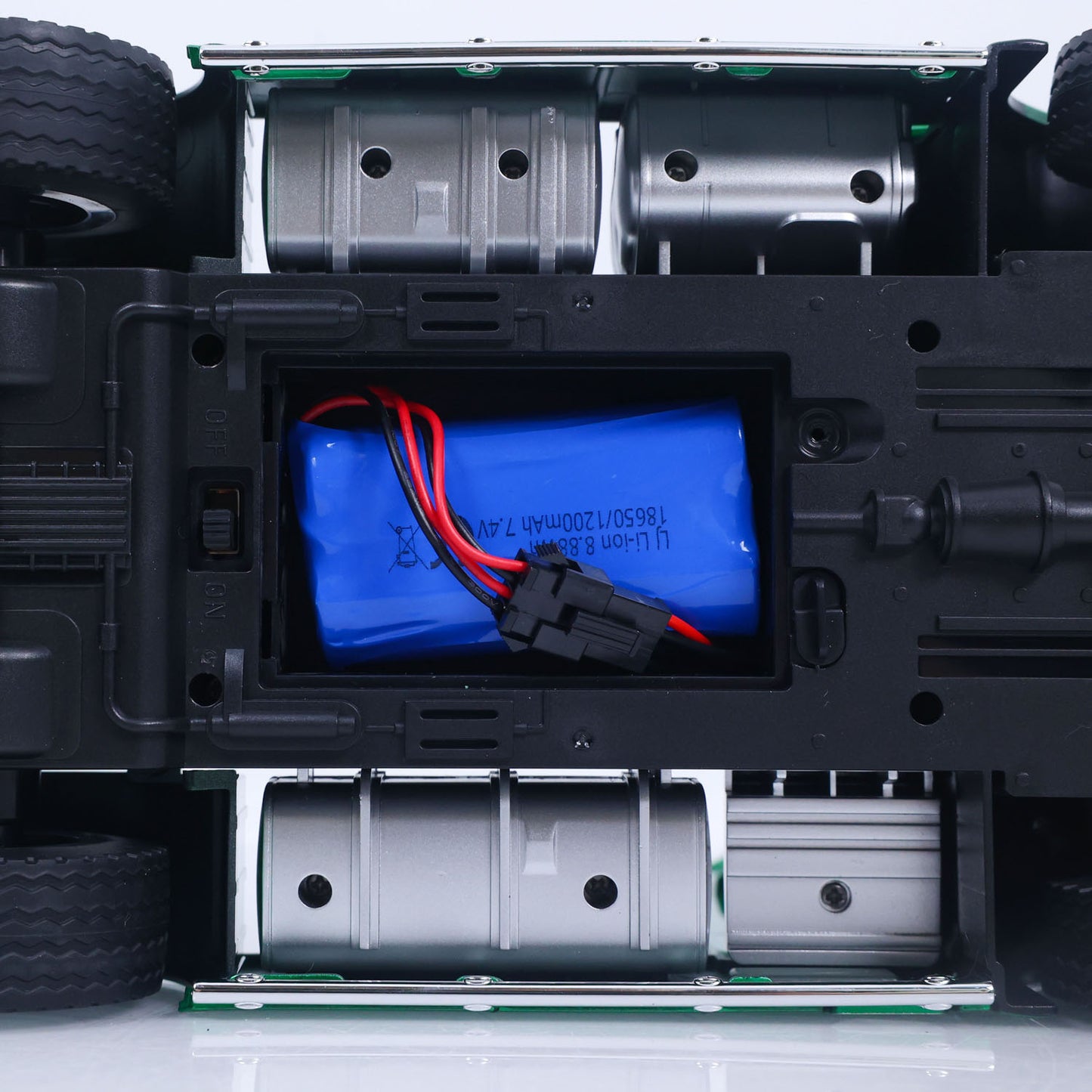 DE Stock HUINA 1/18 Remote Control Tractor Truck 770S 1501 6X4 Plastic RC Lorry Car Model Lights Sound System Charger Battery