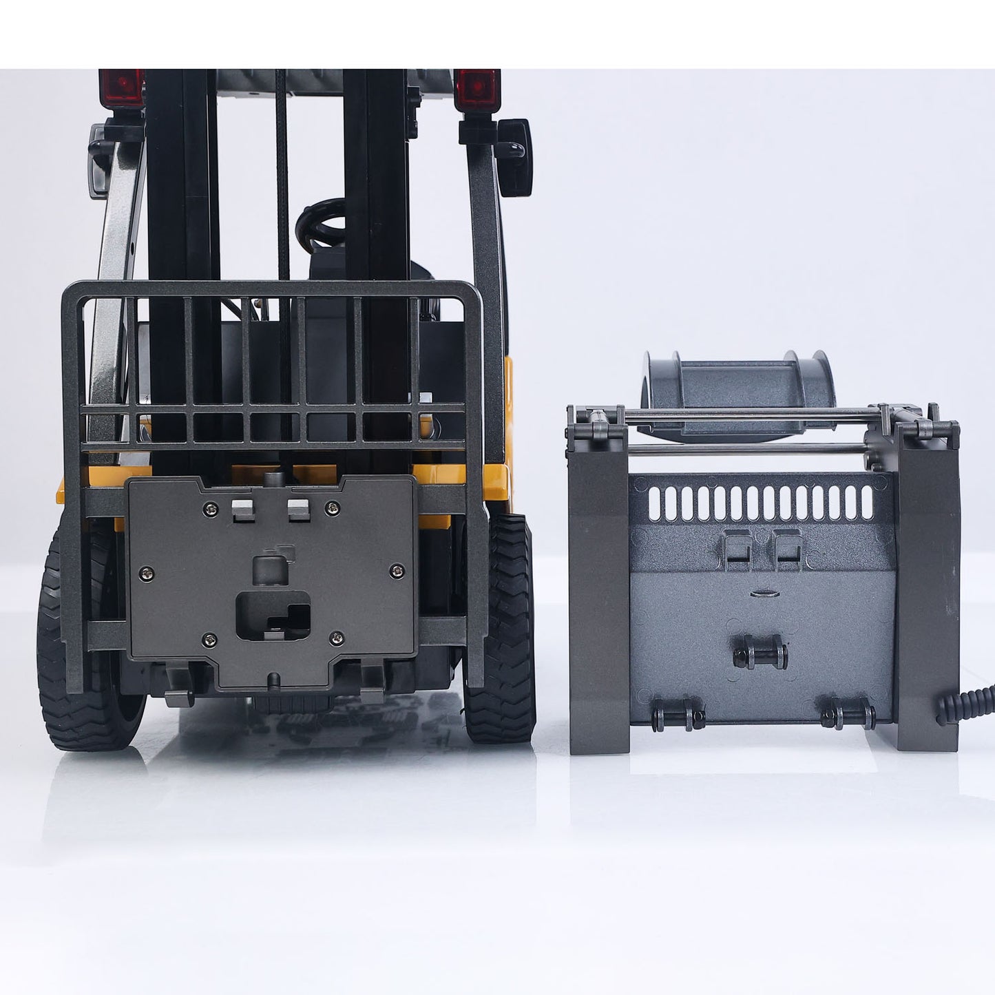 HIUNA 577 1/14 Electric Lifting Remote Control Forklift Model RC Construction Vehicle Battery Light Sound Effect Battery