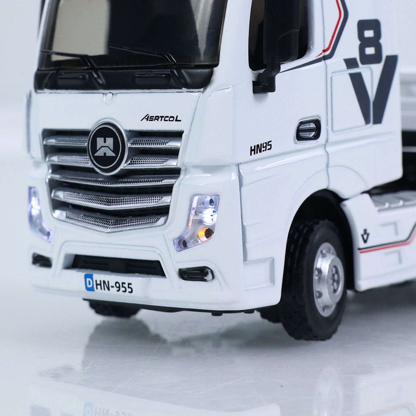 IN Stock Pre-order RTR HUINA 1/64 Remote Control Tractor Truck 9900 W/ 3Axle Plastic Semi Flatbed Trailer Lights Sound Effect Manual Support Legs