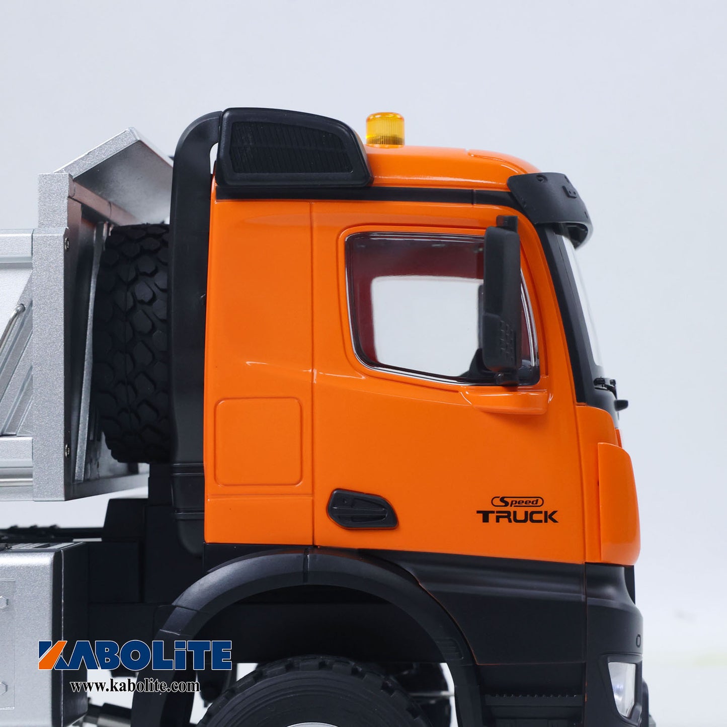 IN Stock HUINA 1598 1/14 Plastic RC Dump Truck with 3 Power Axles Differential Air Suspension Light Sound for Construction Vehicles Hobbyists