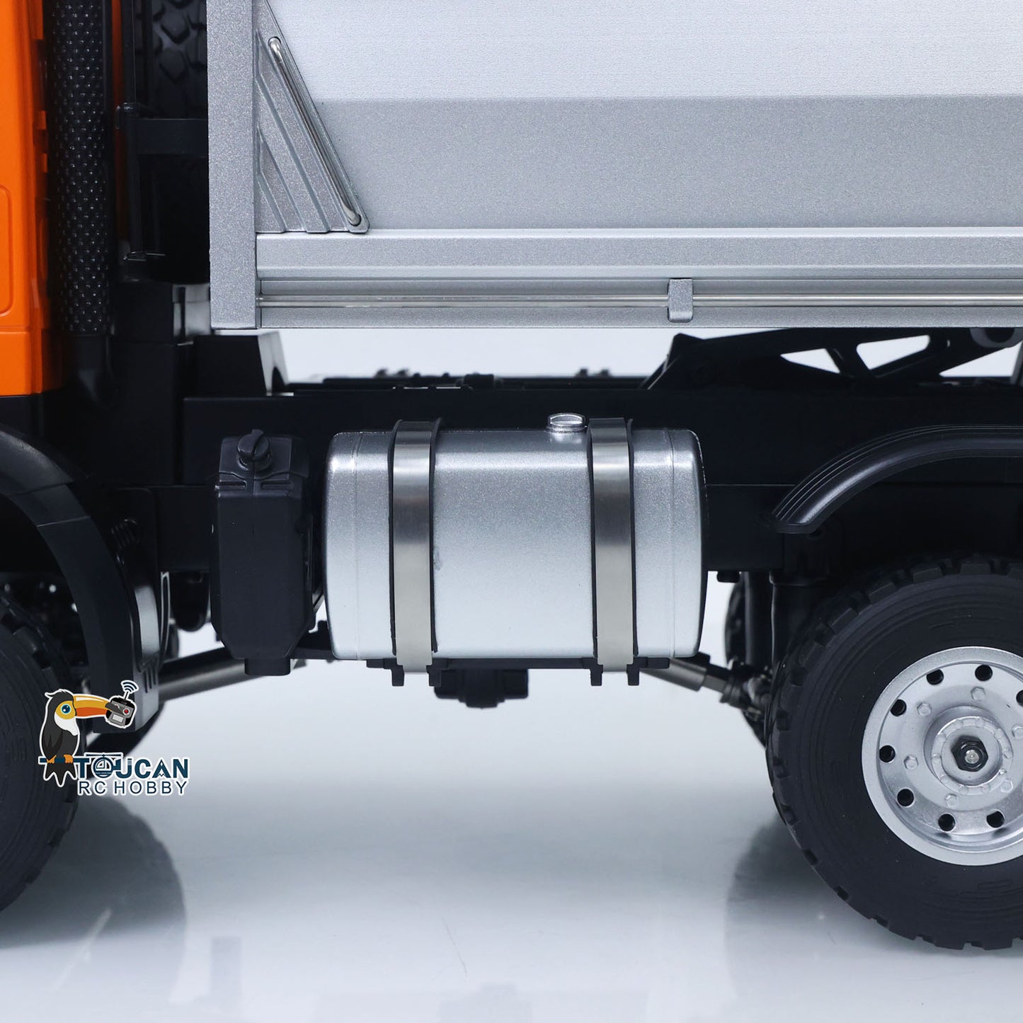 1/14 HUINA 1598 2.4G Remote Control Dumper 6x6 Engineering Transport Vehicle Lifting Rod Tipper Car Light Sound Battery Toys