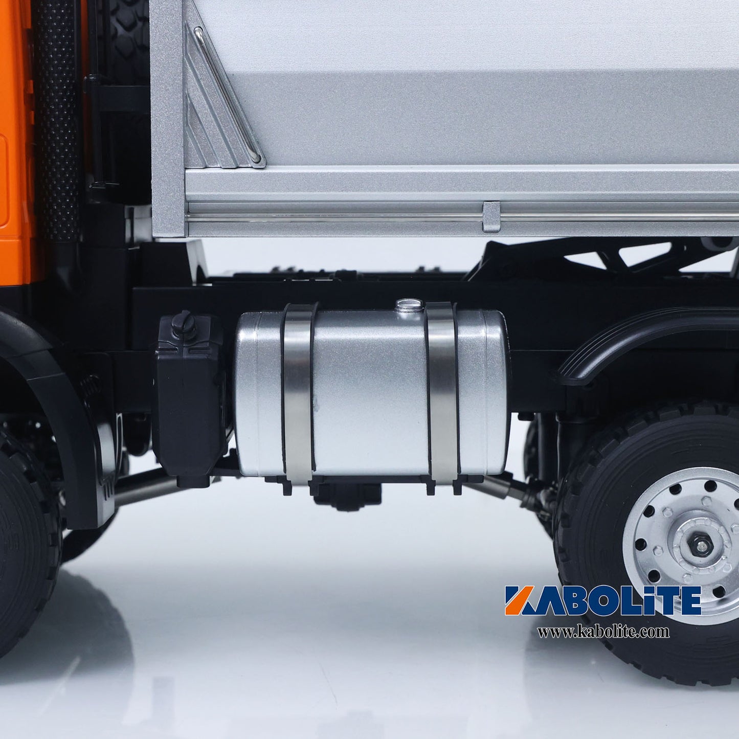 IN Stock HUINA 1598 1/14 Plastic RC Dump Truck with 3 Power Axles Differential Air Suspension Light Sound for Construction Vehicles Hobbyists