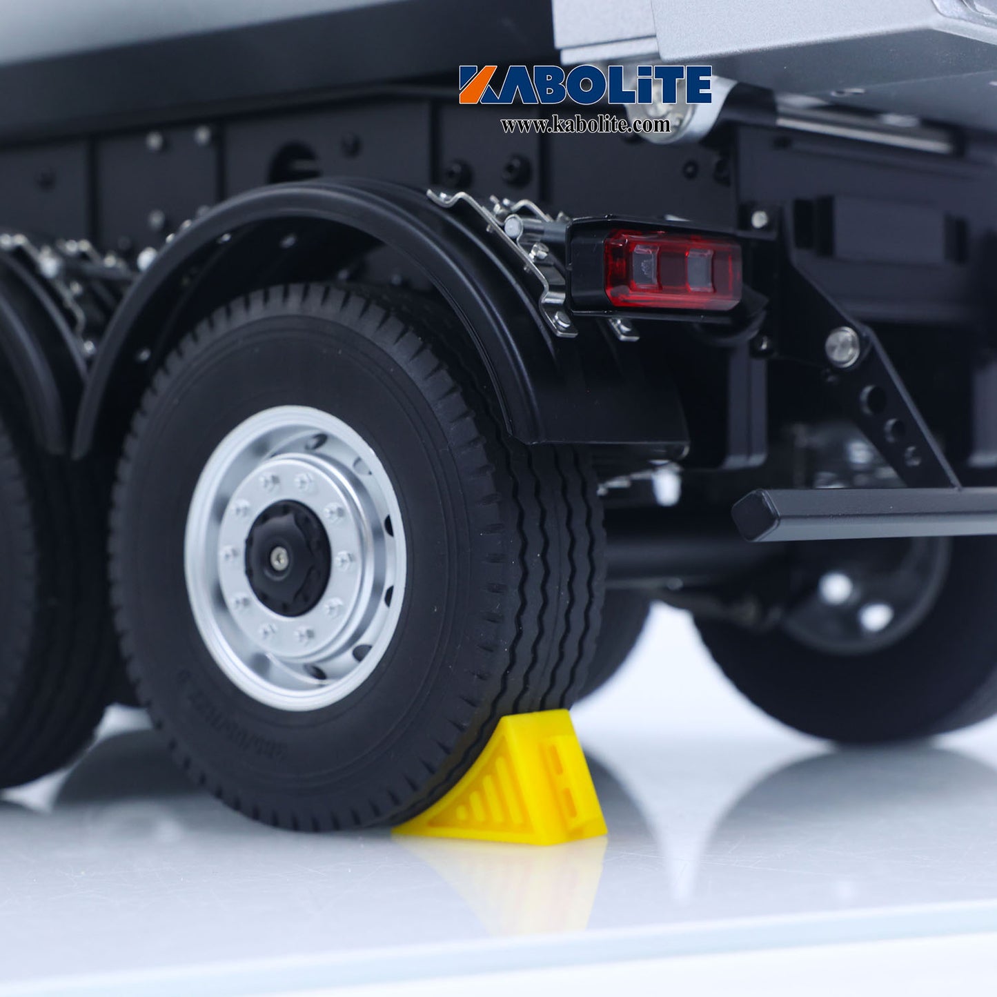 Fast Free Shipping for EU KABOLITE 1/14 Metal RC 3Axles Electric Lifting Semi Trailer Dumper for 5801 Tractor Truck 770S 100 Light Support Leg