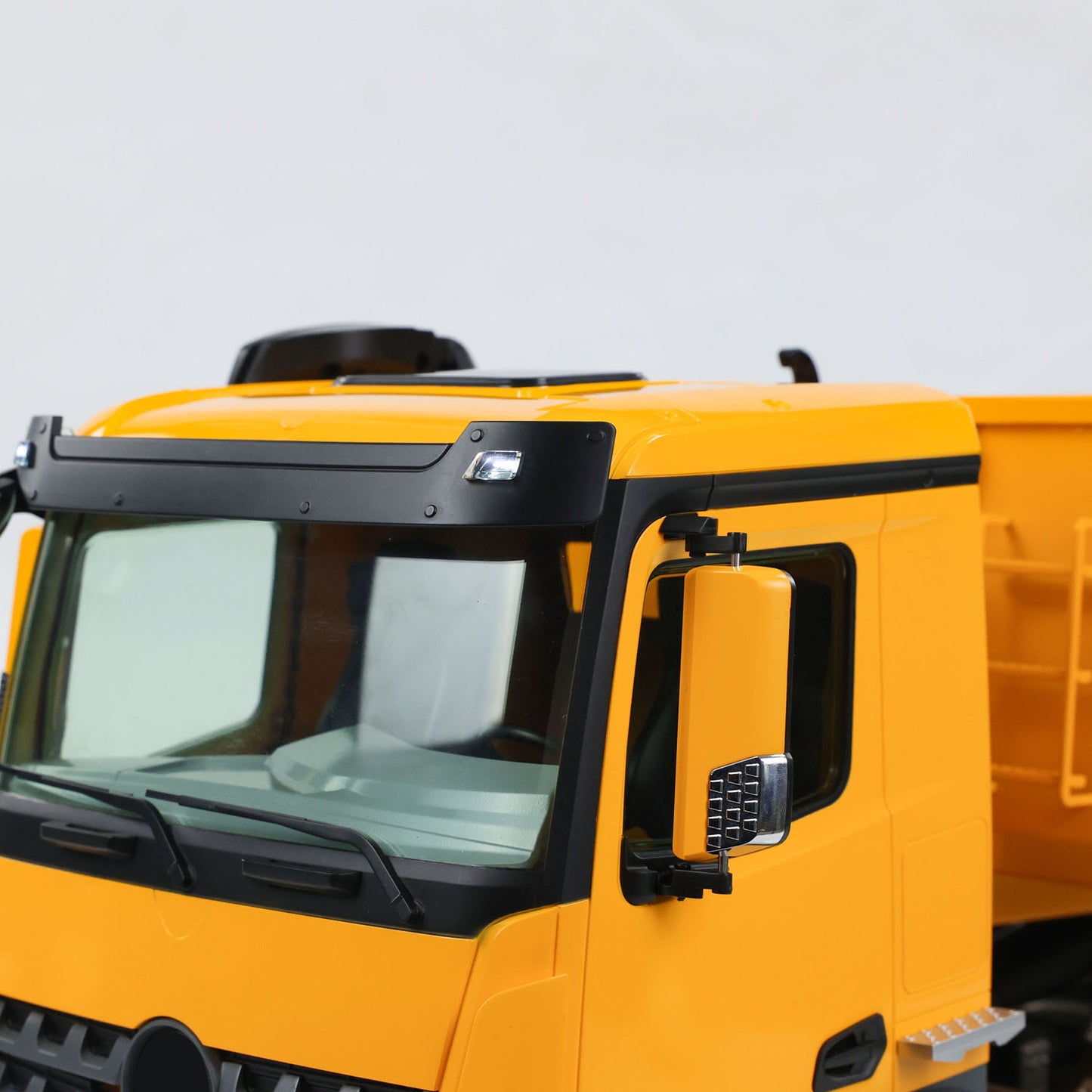 Kabolite K3365 K3366 1/14 8X8 RC Hydraulic Roll On Off Dumper Truck with FlySky FS ST8 Remote Controller 2 Speed Transmission Sound Light System