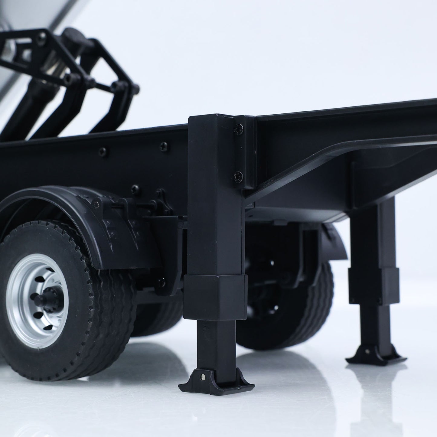 IN Stock Electric Semi Dump Trailer Light Effect Support Legs For HUINA 1/18 Remote Control Tractor Truck 1501 1501PRO Finished Model