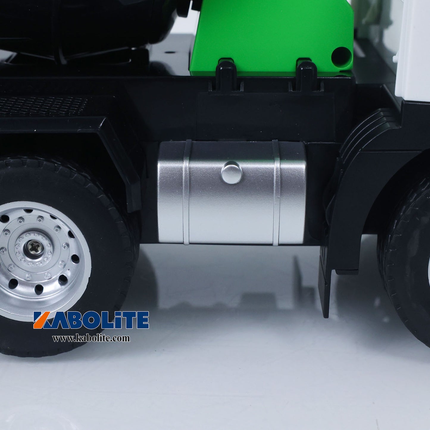 IN Stock HUINA 1557 1/18 Plastic RC Concrete Mixer Truck Model with 9CH 2.4G Radio Controller for Engineering Vehicle Enthusiasts