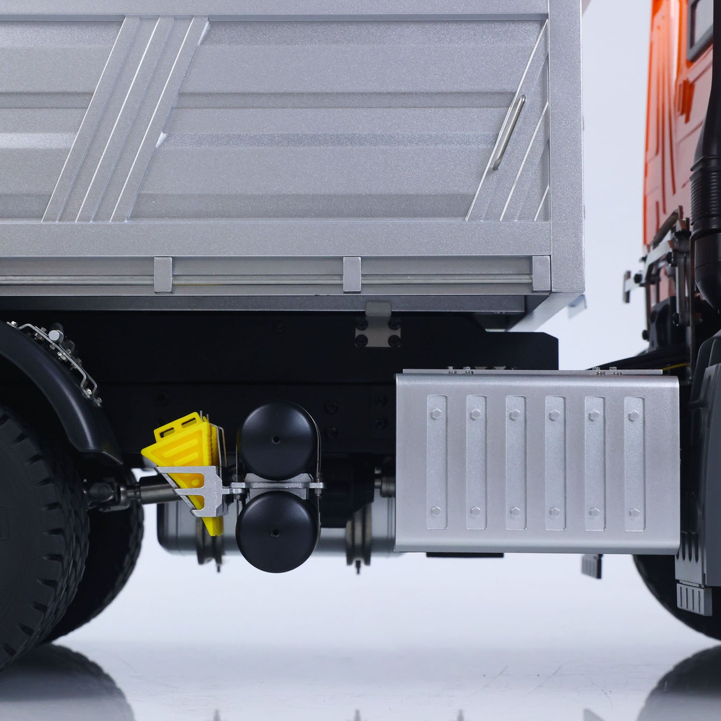 US Stock 1/14 2.4G Remote Control Electric Lifting Dumper 5702 RTR Car Model 6*6 Tipper Vehicle 2 Speed Sound Light Motor