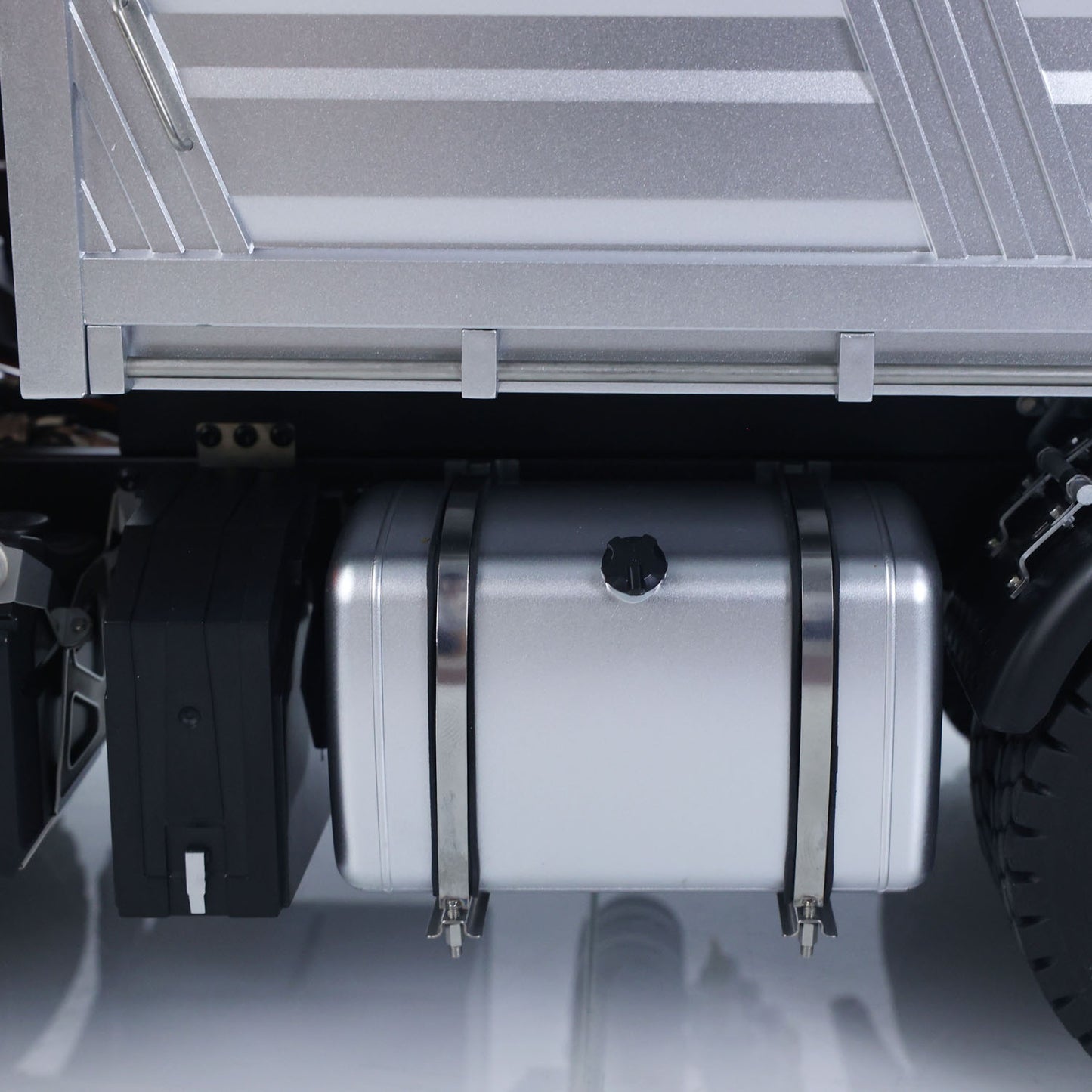 Big Discount Fast Free Shipping for EU 1/14 2.4G Remote Control Electric Lifting Dumper 5702 Model 6*6 Tipper Vehicle 2Speed Sound Light Motor RTR Car Gifts Adults