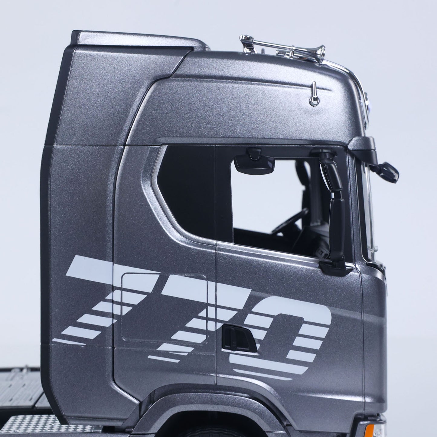 Finished Model RTR HUINA Electric 1/18 Remote Control Tractor Truck 1501PRO 6X4 RC Lorry Vehicle Light Sound Effect Battery