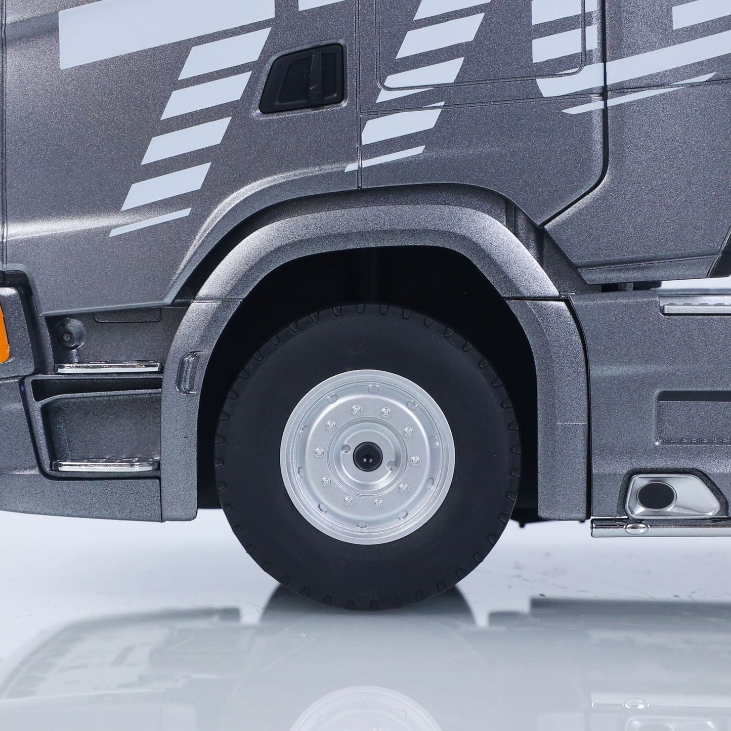 Finished Model RTR HUINA Electric 1/18 Remote Control Tractor Truck 1501PRO 6X4 RC Lorry Vehicle Light Sound Effect Battery