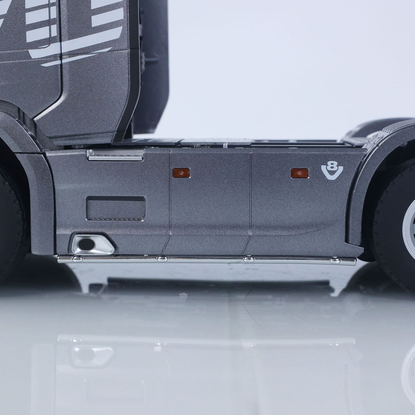 Finished Model RTR HUINA Electric 1/18 Remote Control Tractor Truck 1501PRO 6X4 RC Lorry Vehicle Light Sound Effect Battery
