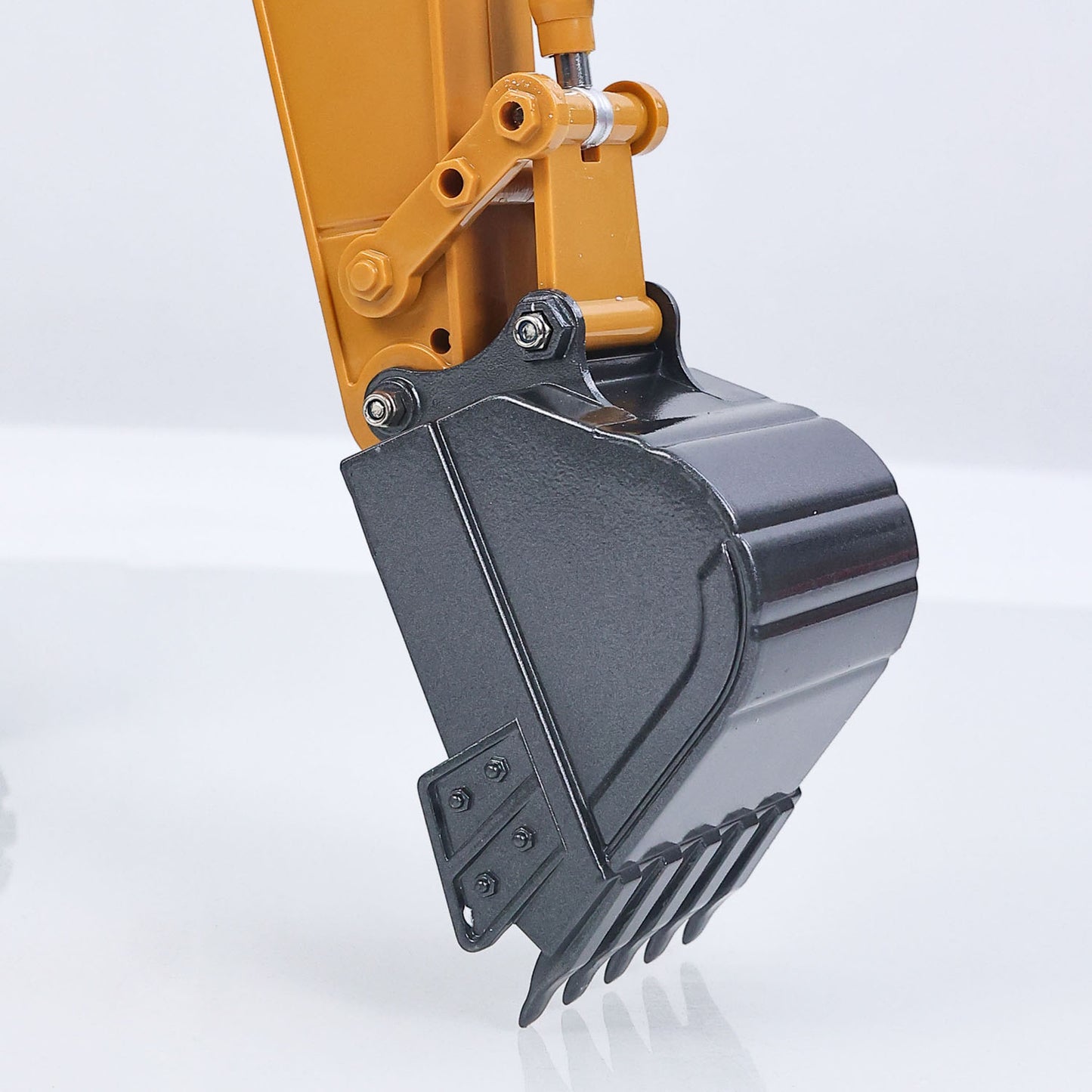 HUINA 1/14 RC Electric Excavator 1535 Remote Control Digger 15CH 2.4G Radio Finished Toy Model Battery Sound Light Effects