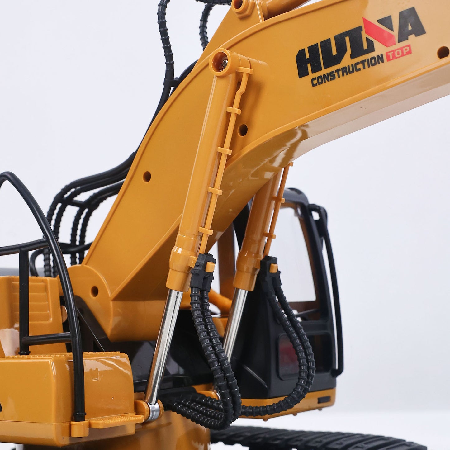 US Stock HUINA 1/14 1535 15CH RC Electric Excavator Remote Control Digger RTR Toy Model 2.4G Radio System Cabin Battery Sound Light Unit