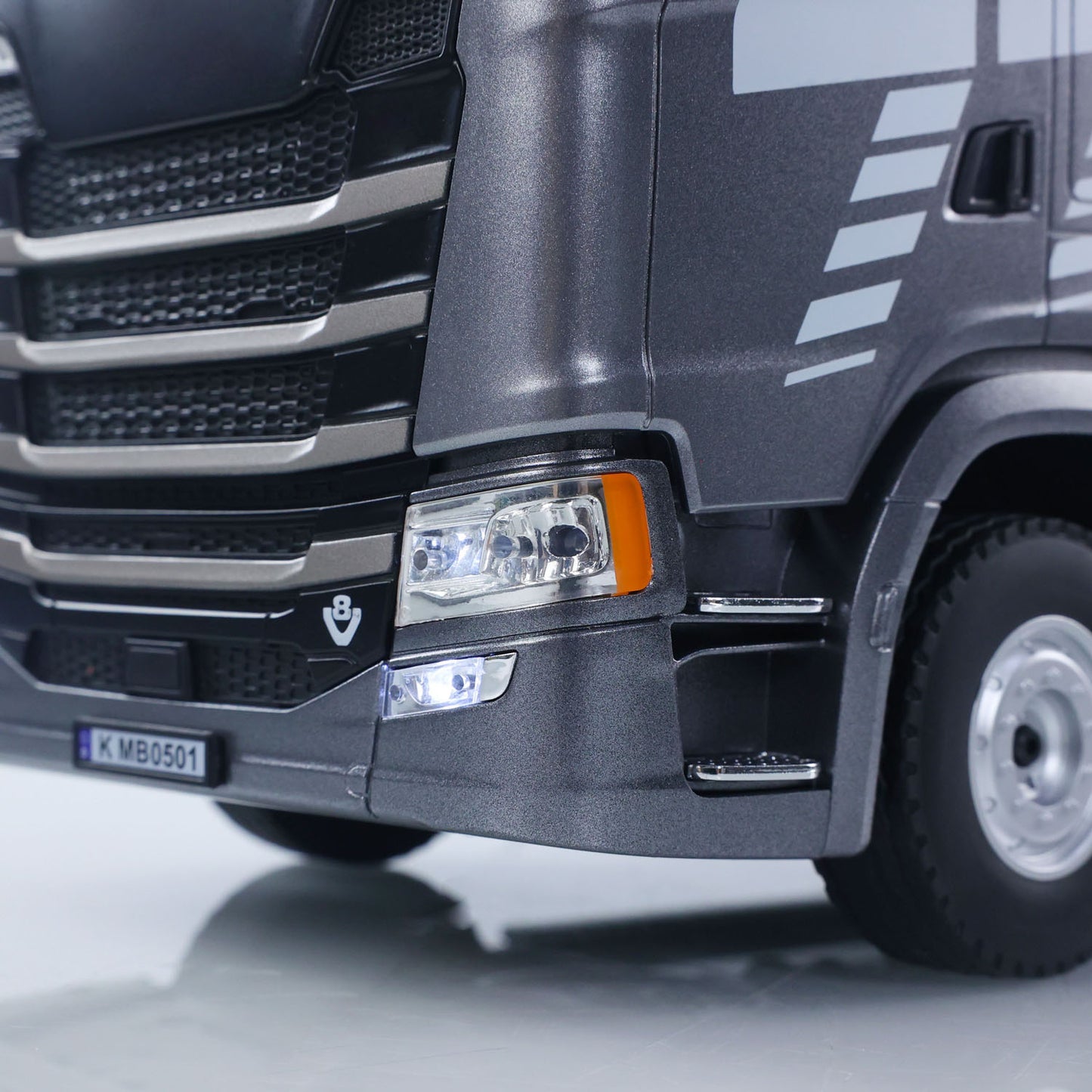 HUINA 1501PRO 1/18 Plastic 6*4 RC Lorry Vehicle 1/24 1302A 770S Remote Control Tractor Truck with 3Axle Plastic Semi Flatbed Trailer