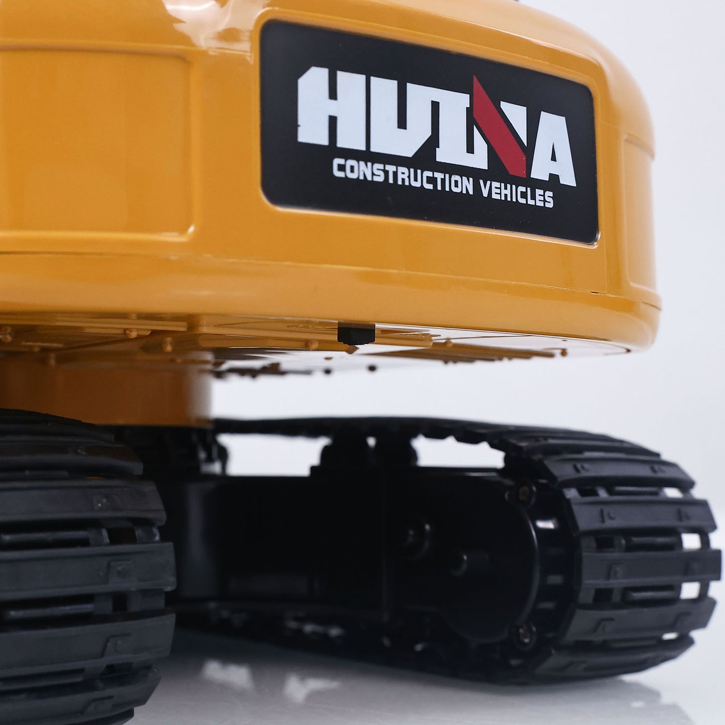 HUINA 1/14 RC Electric Excavator 1535 Remote Control Digger 15CH 2.4G Radio Finished Toy Model Battery Sound Light Effects