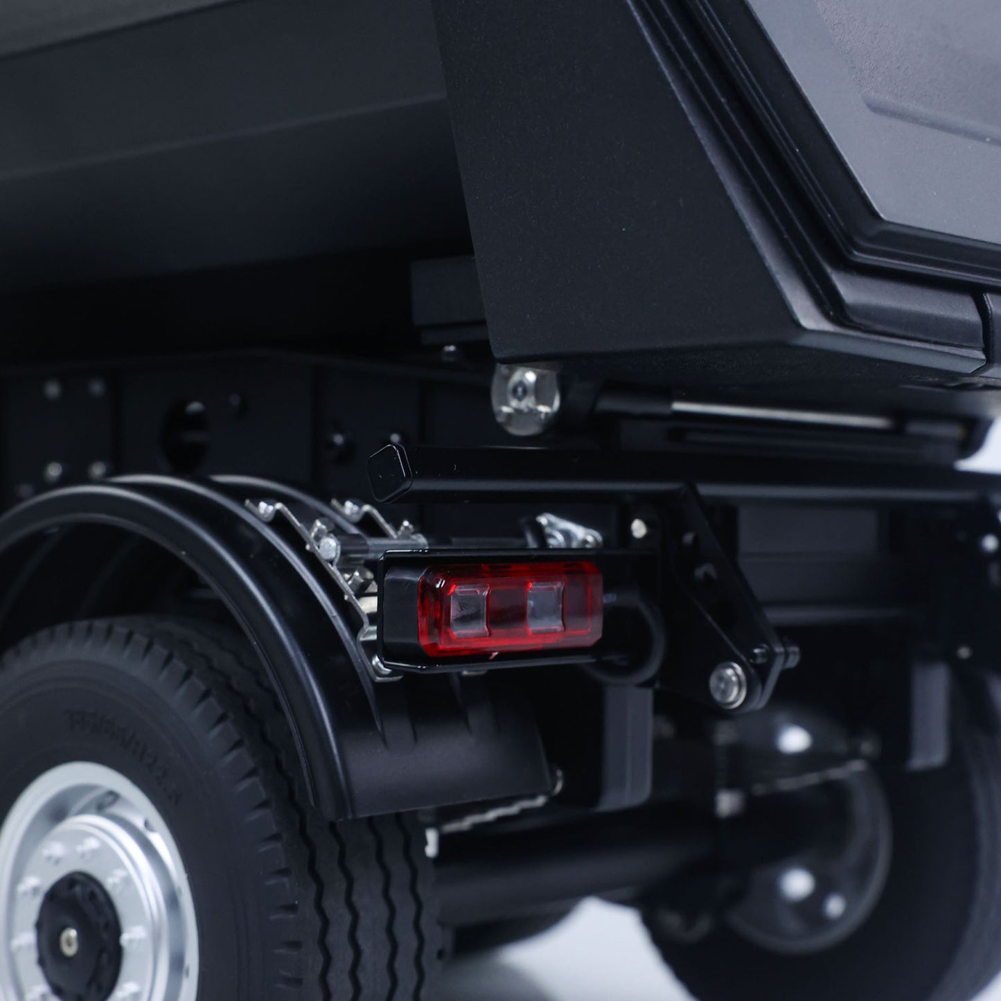 US Stock Kabolite 1/14 Metal Remote Control 3Axles Electric Lifting Semi Trailer Dumper for RC Tractor Truck SC 770S 100 Battery Charger