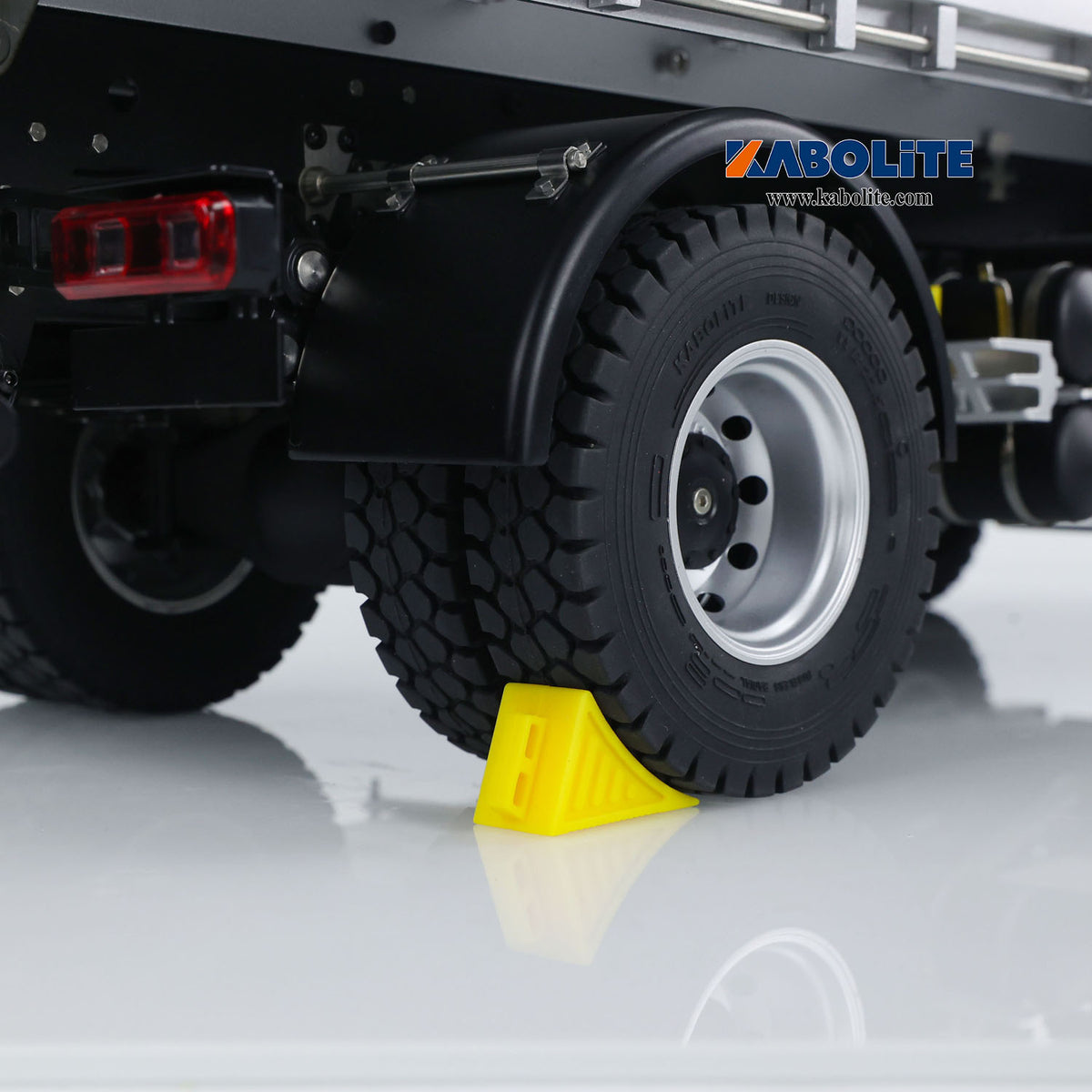 Kabolite 1/14 4x4 5701 RC Dumper Truck Model for construction vehicle enthusiast