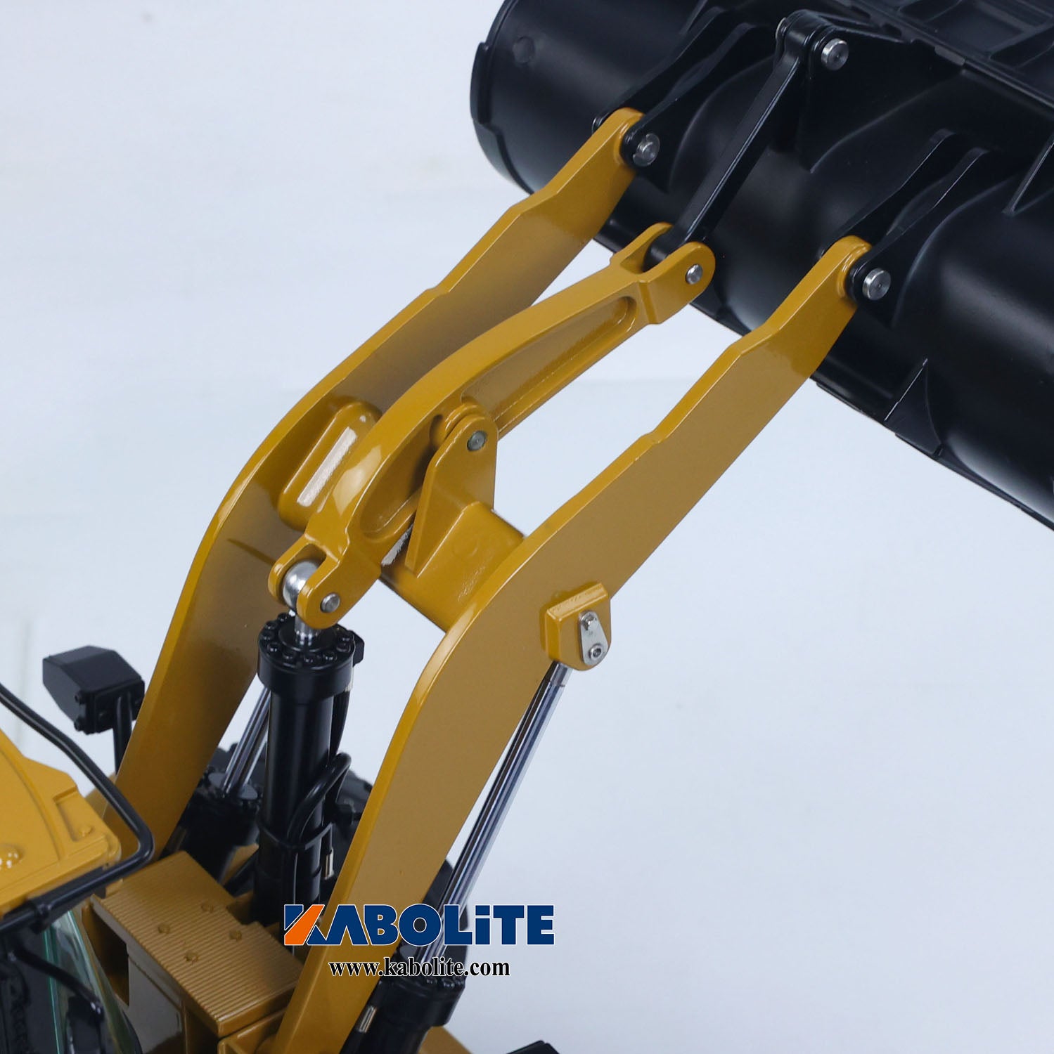 Kabolite K966 1/16 Metal Hydraulic RC Loader Model with FlySky ST8 Radio Controller for Construction Vehicle Hobbyists
