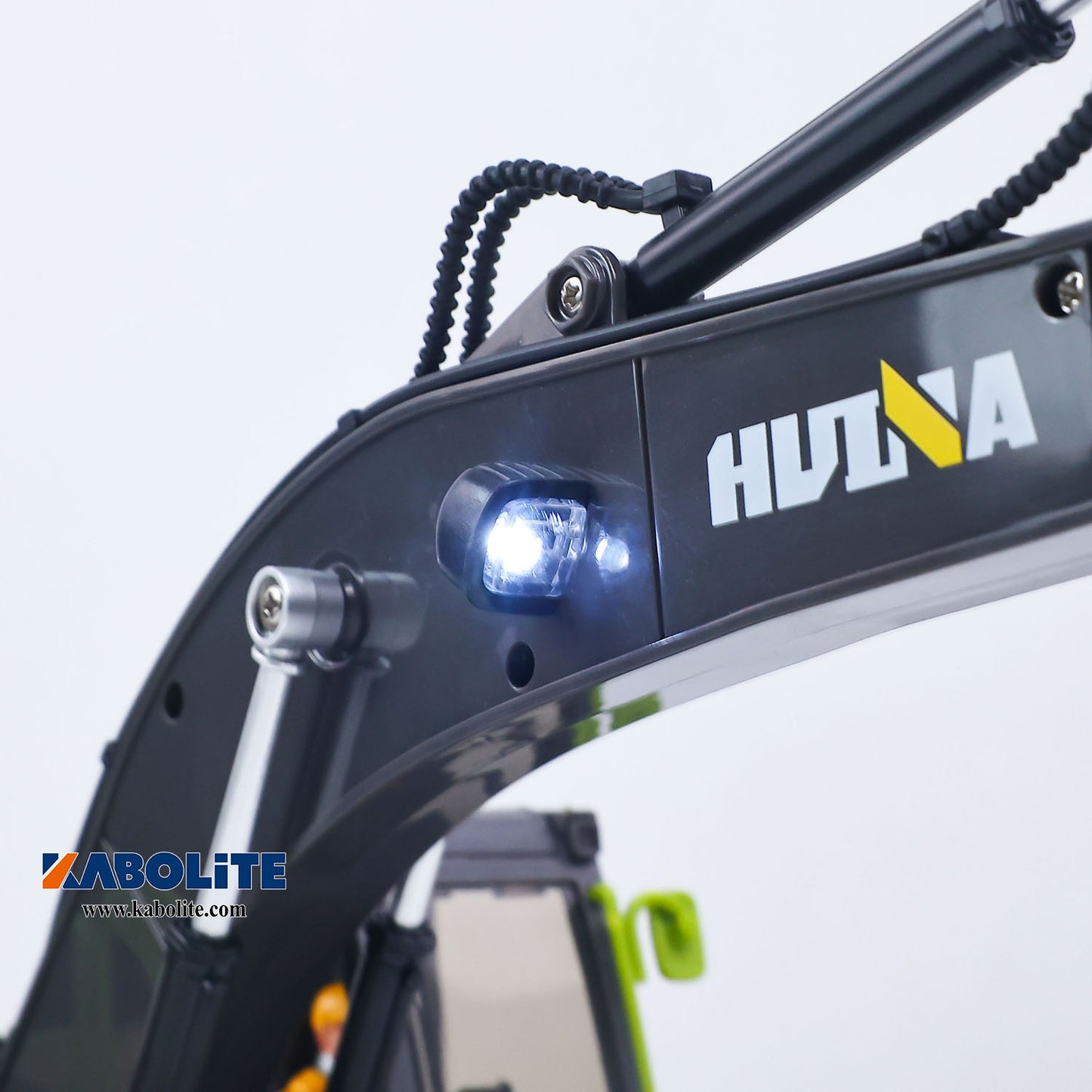 IN Stock HUINA 1661 1/18 Electric RC Excavator with Light Effects Metal Bucket Water Mist Spray for Remote Control Digger Hobbyists