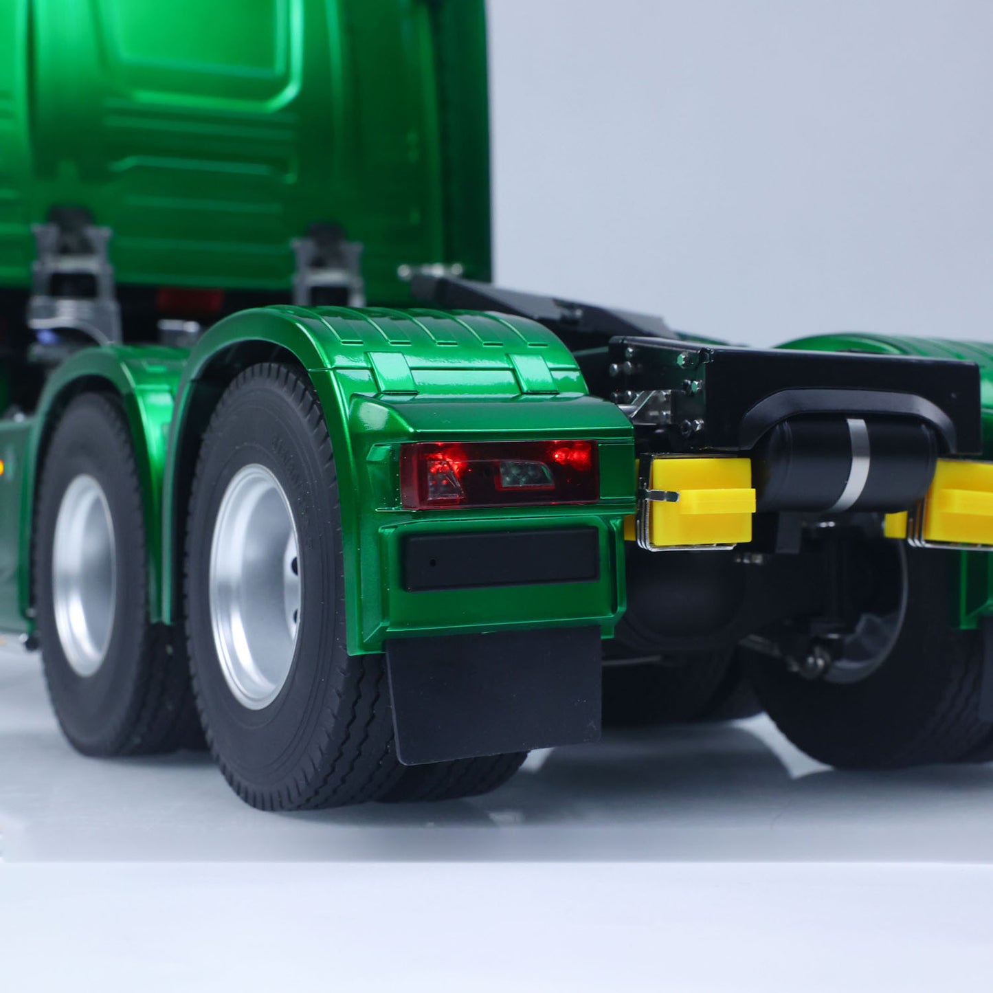 DE Stock 1/14 KABOLITE 770S 100 6X6 RC Tractor Truck Romote Control RTR Vehicle Model 2 Speed Axle Locks Metal Chassis Rail Openable Door